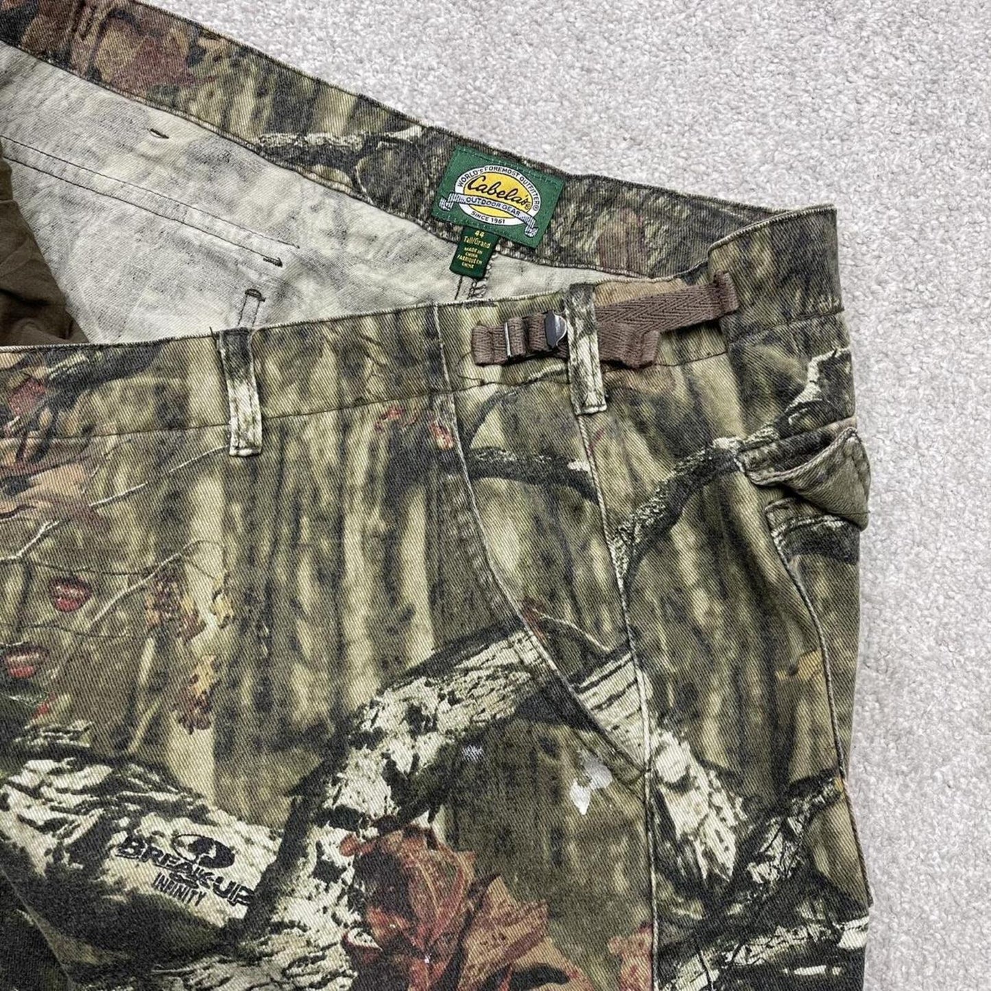 Baggy camo pants wide leg cargos green Loose floaty Cabela's hunting camouflage trousers