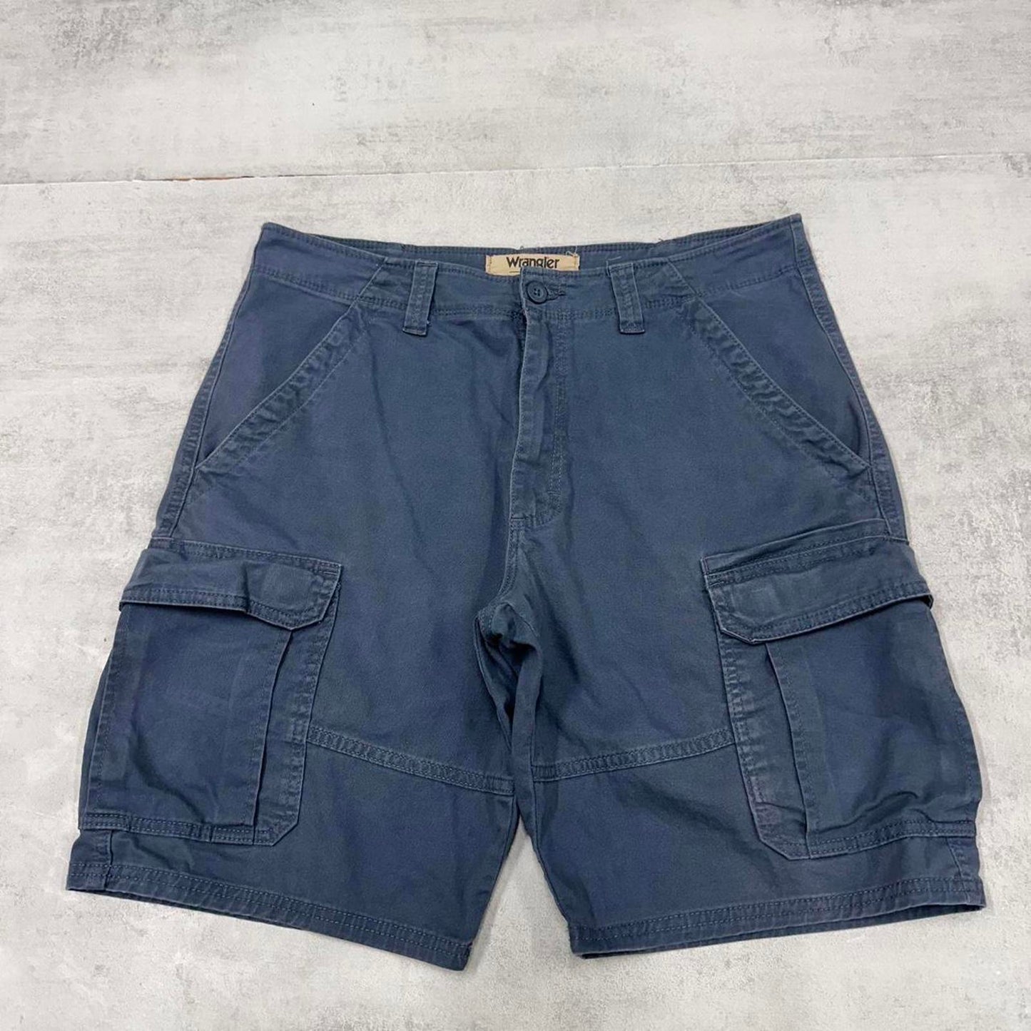 Baggy Wrangler cargo shorts W34