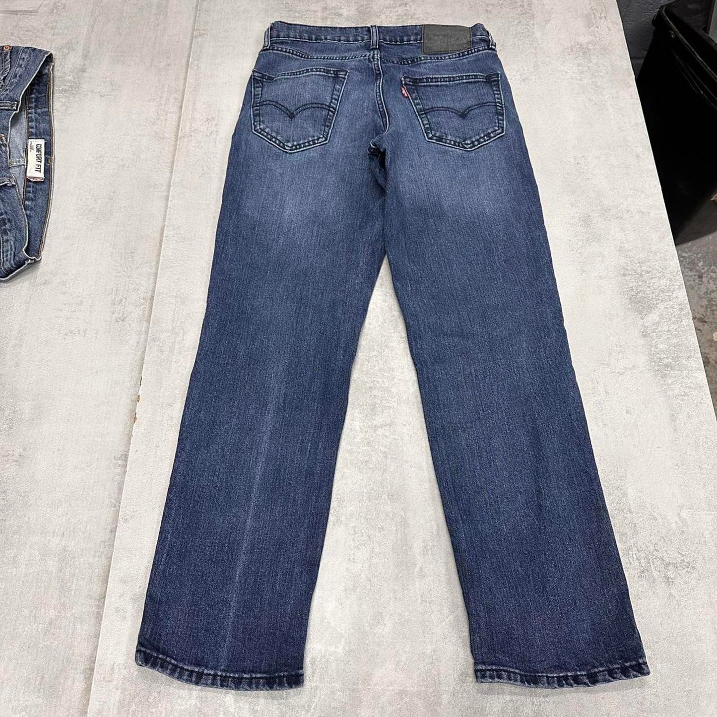 Blue Levi's 550 jeans W30