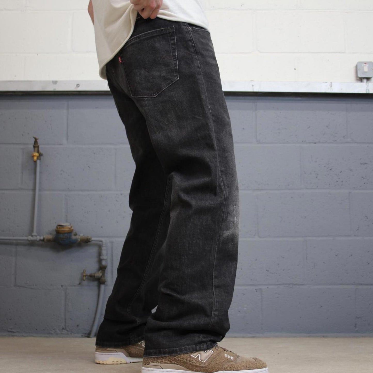 Vintage Black Levi's 505 jeans W36L32 loose denim 90s style jeans red tab logo