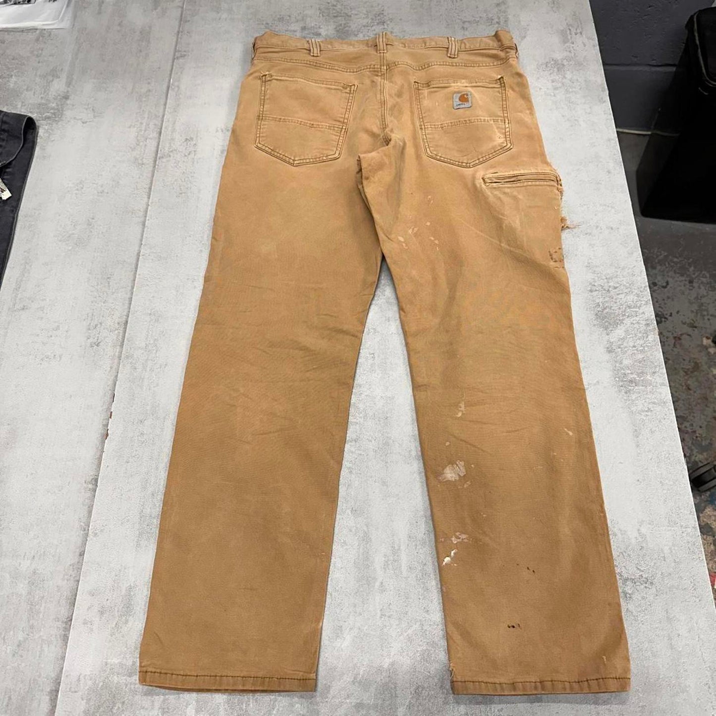 Tan Carhartt carpenter trousers W36L30 relaxed fit cargos patch logo