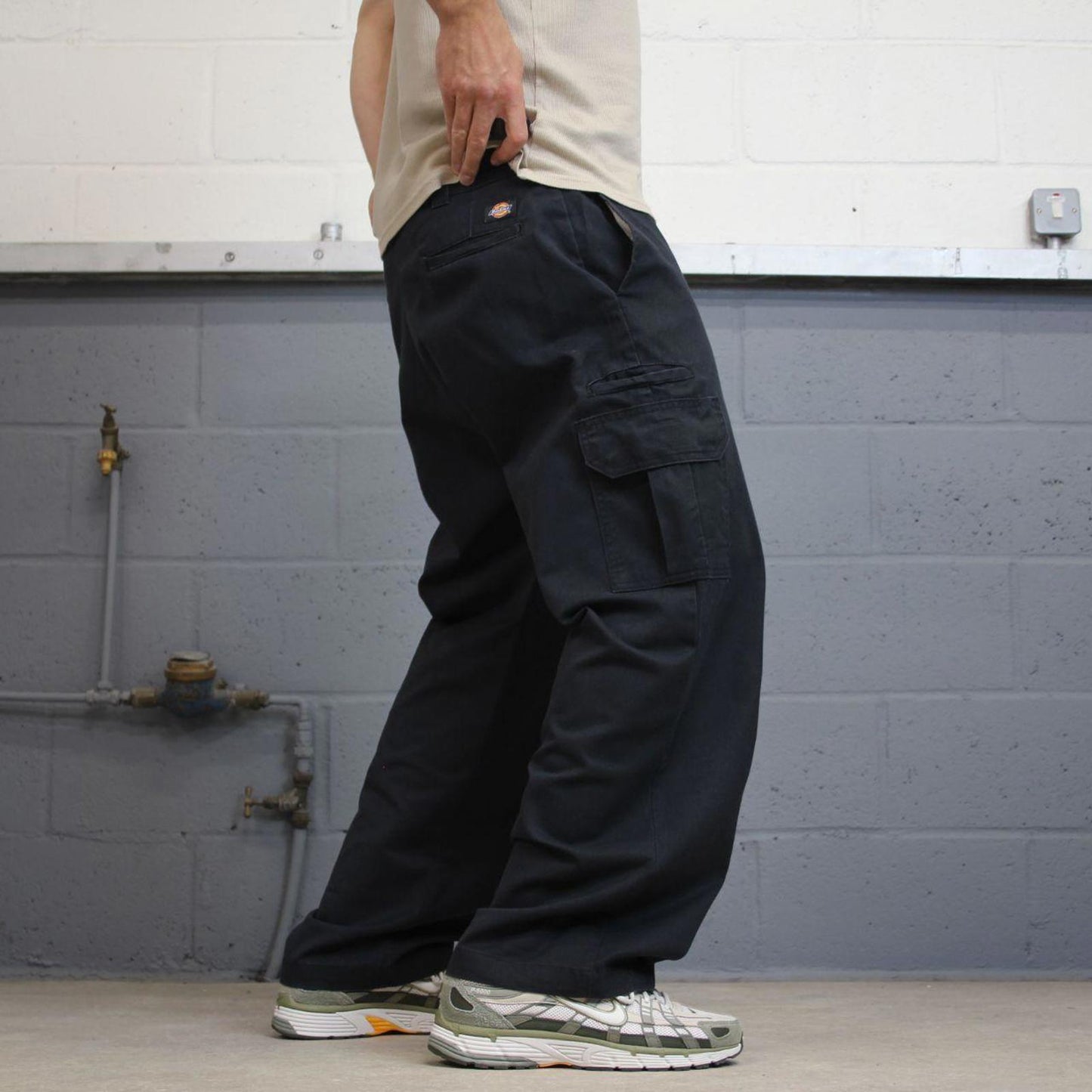 Baggy Dickies cargo trousers W38L30 chino style skater cargo pants patch logo