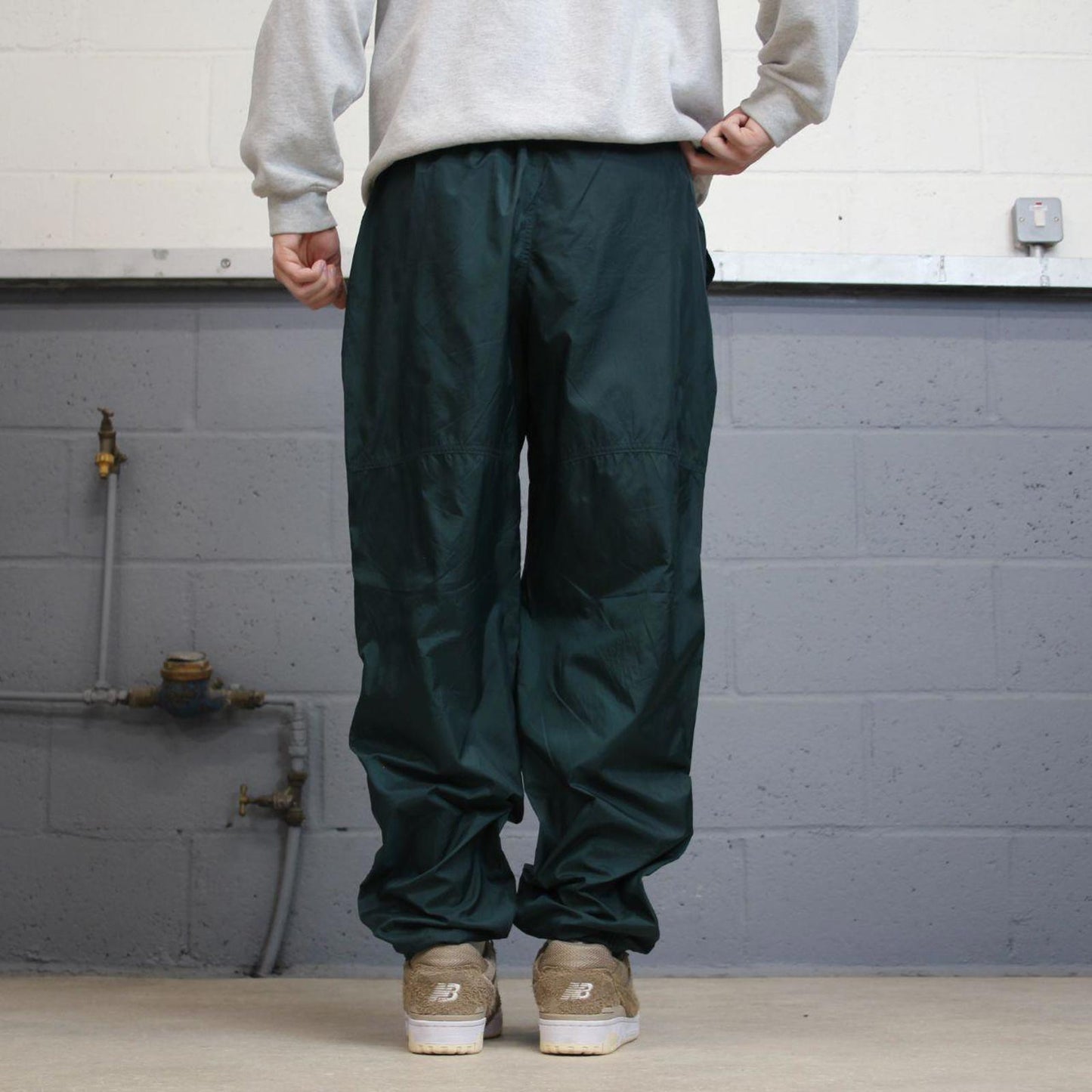 Green vintage Nike trackies Large loose y2k floaty leg joggers embroidered Swoosh logo shell suit