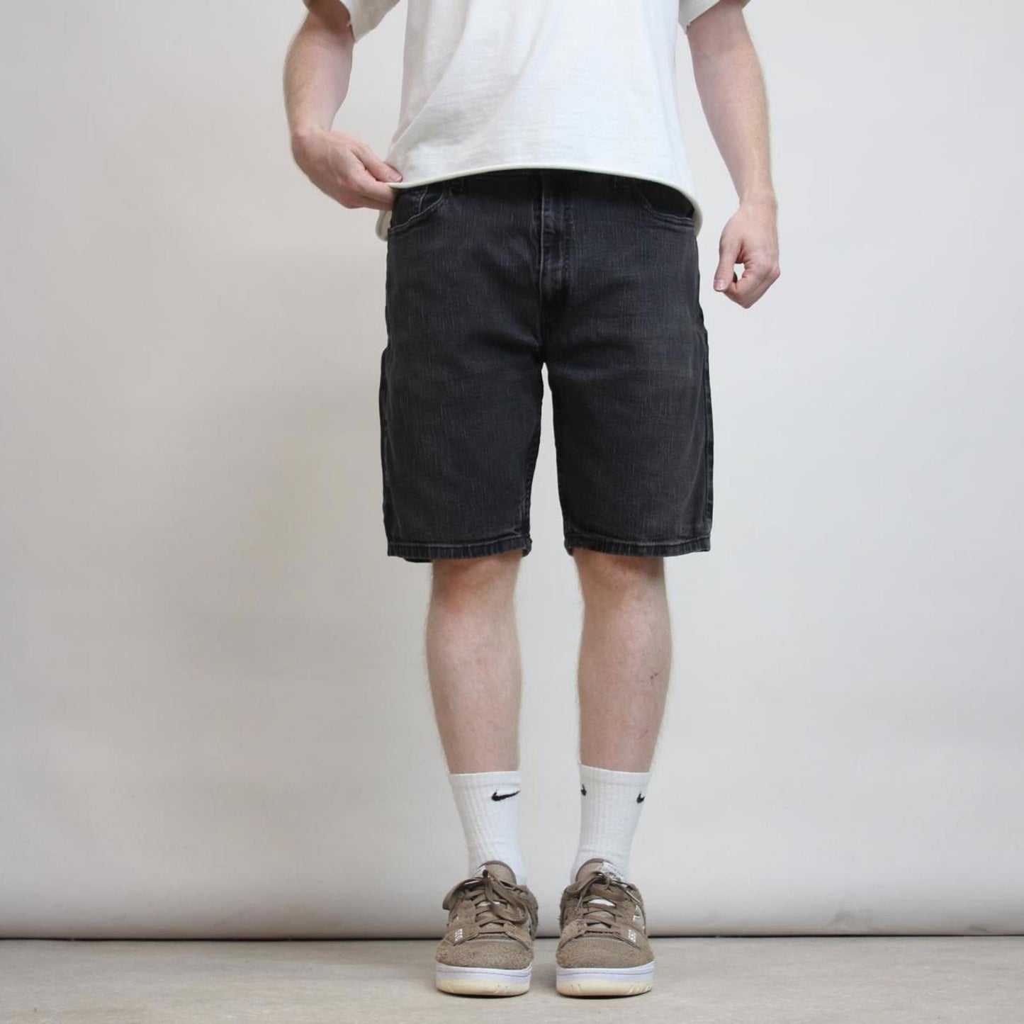 Mens Levi’s 505 jorts W34