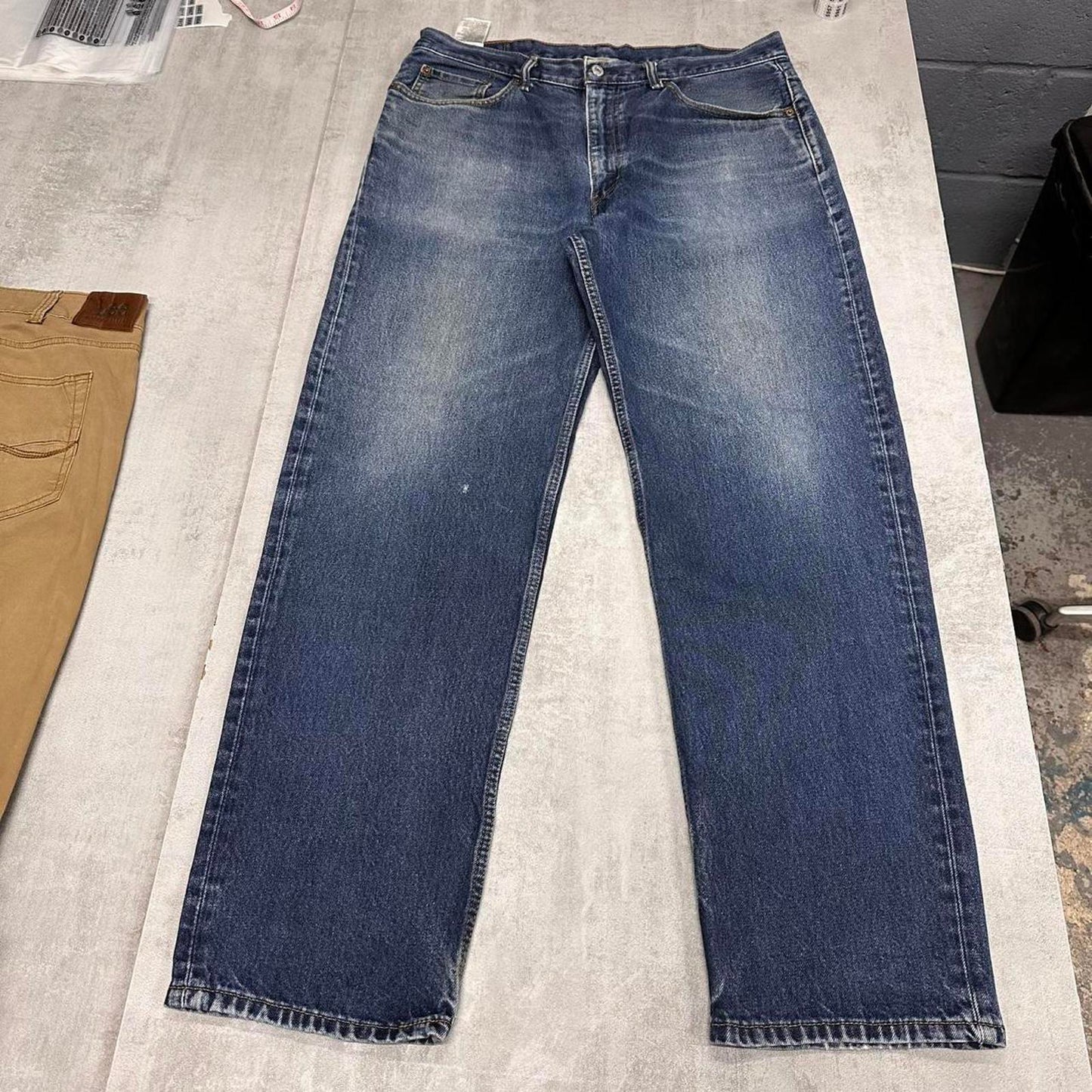 Blue Levi's 550 jeans W38
