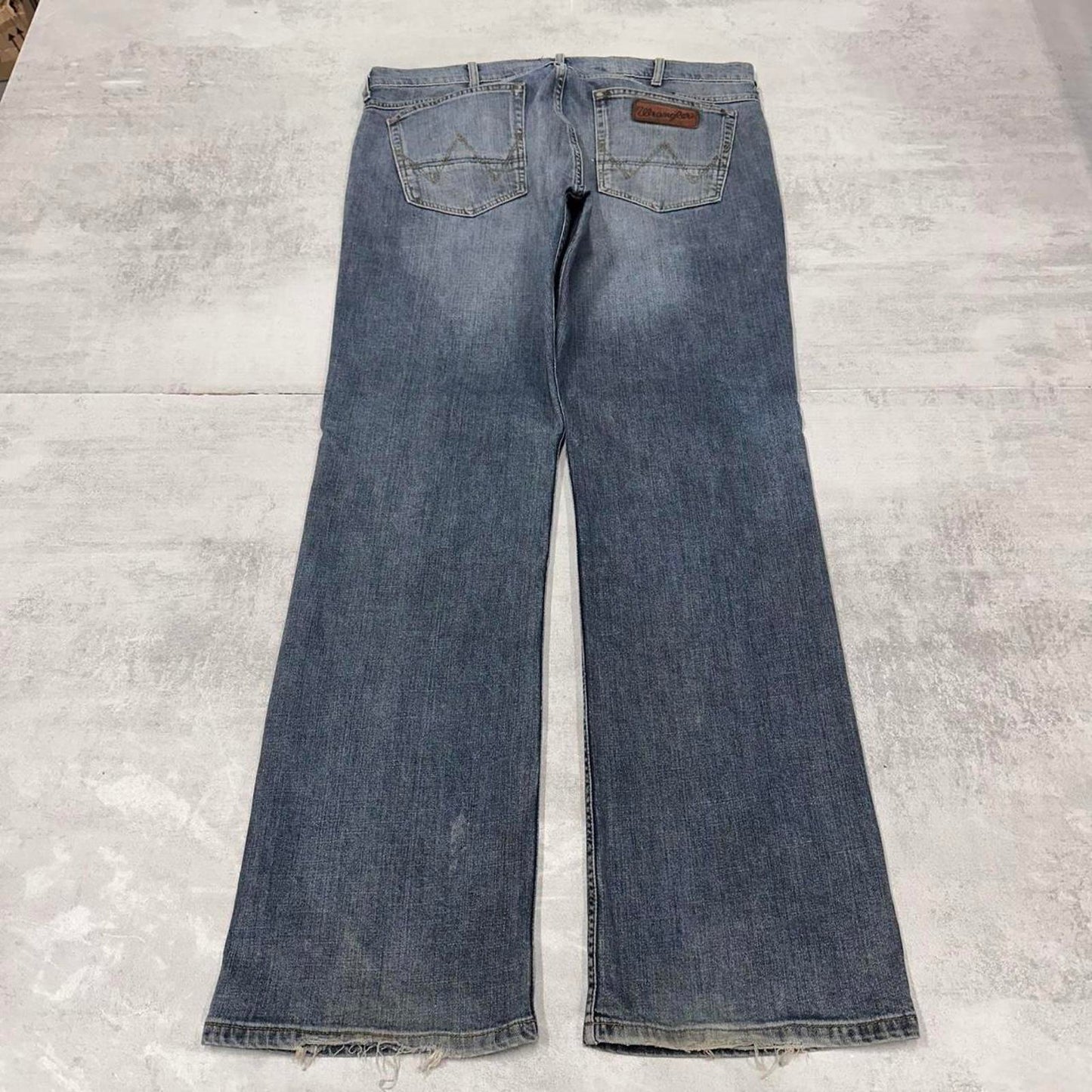 Vintage blue Wrangler jeans W38L34