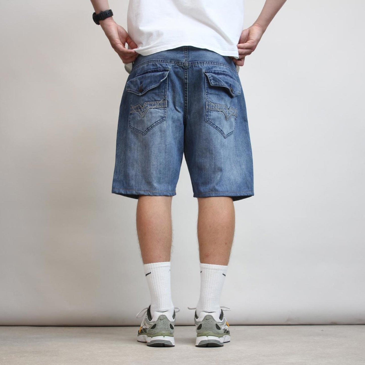 Mens GUESS denim shorts W40