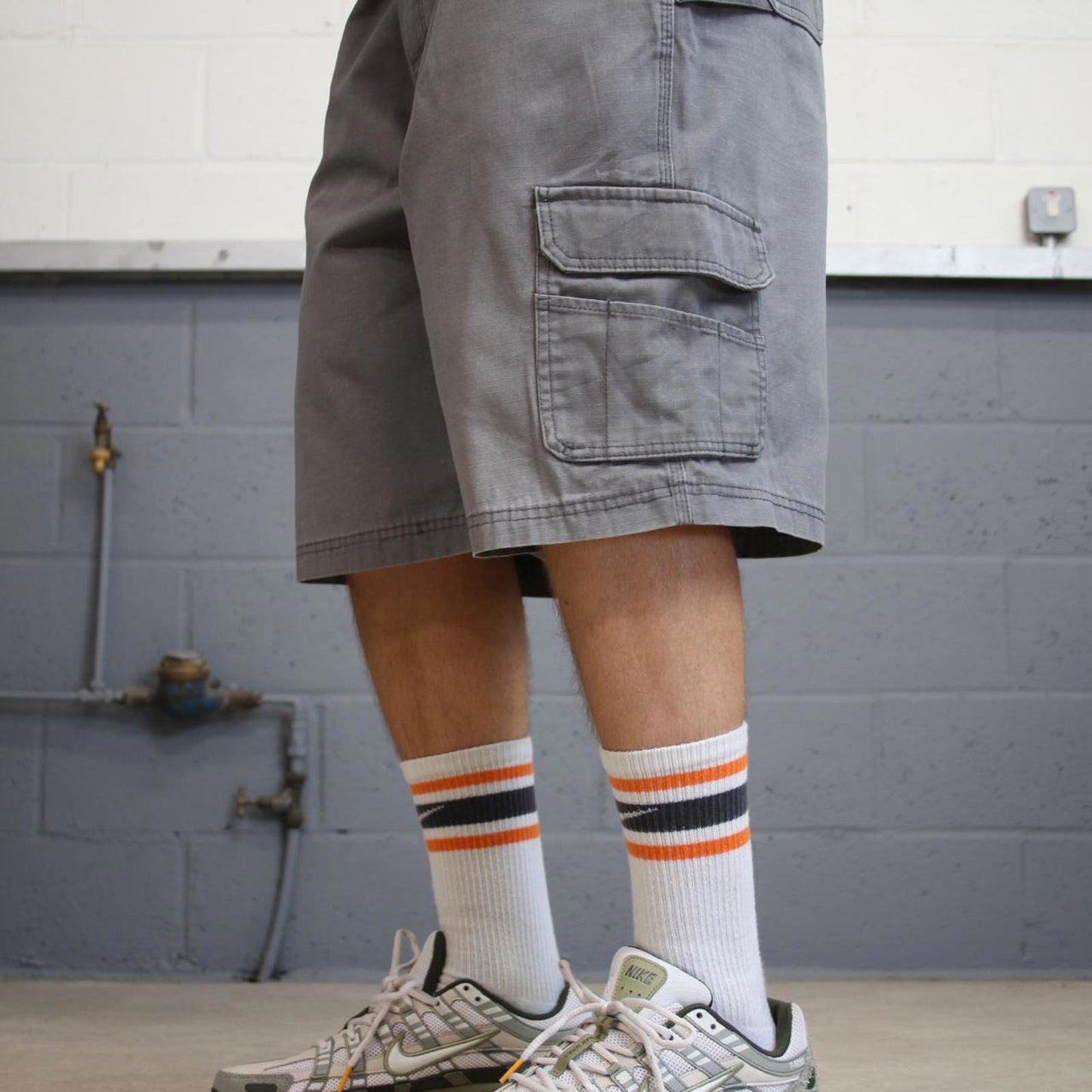 Grey baggy Dickies cargo shorts W42