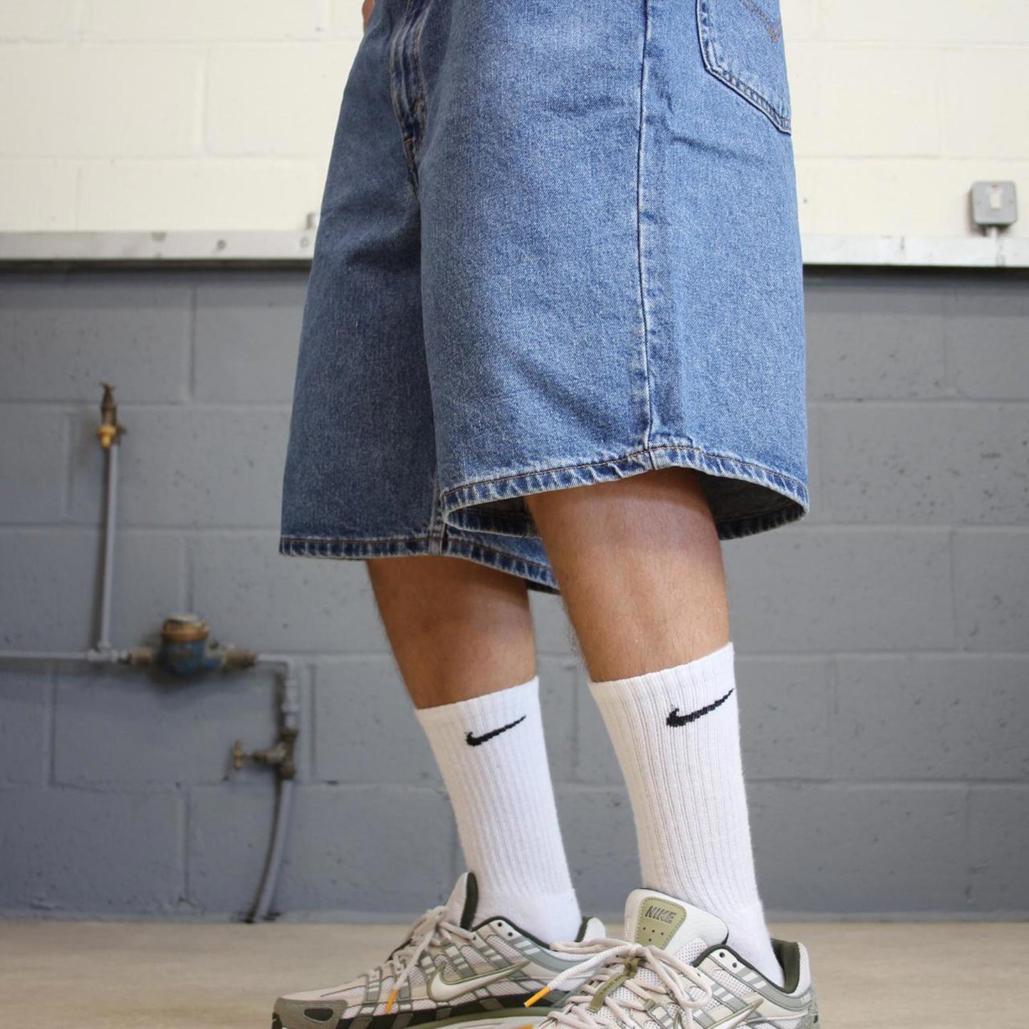 Mens Levi’s denim shorts W40