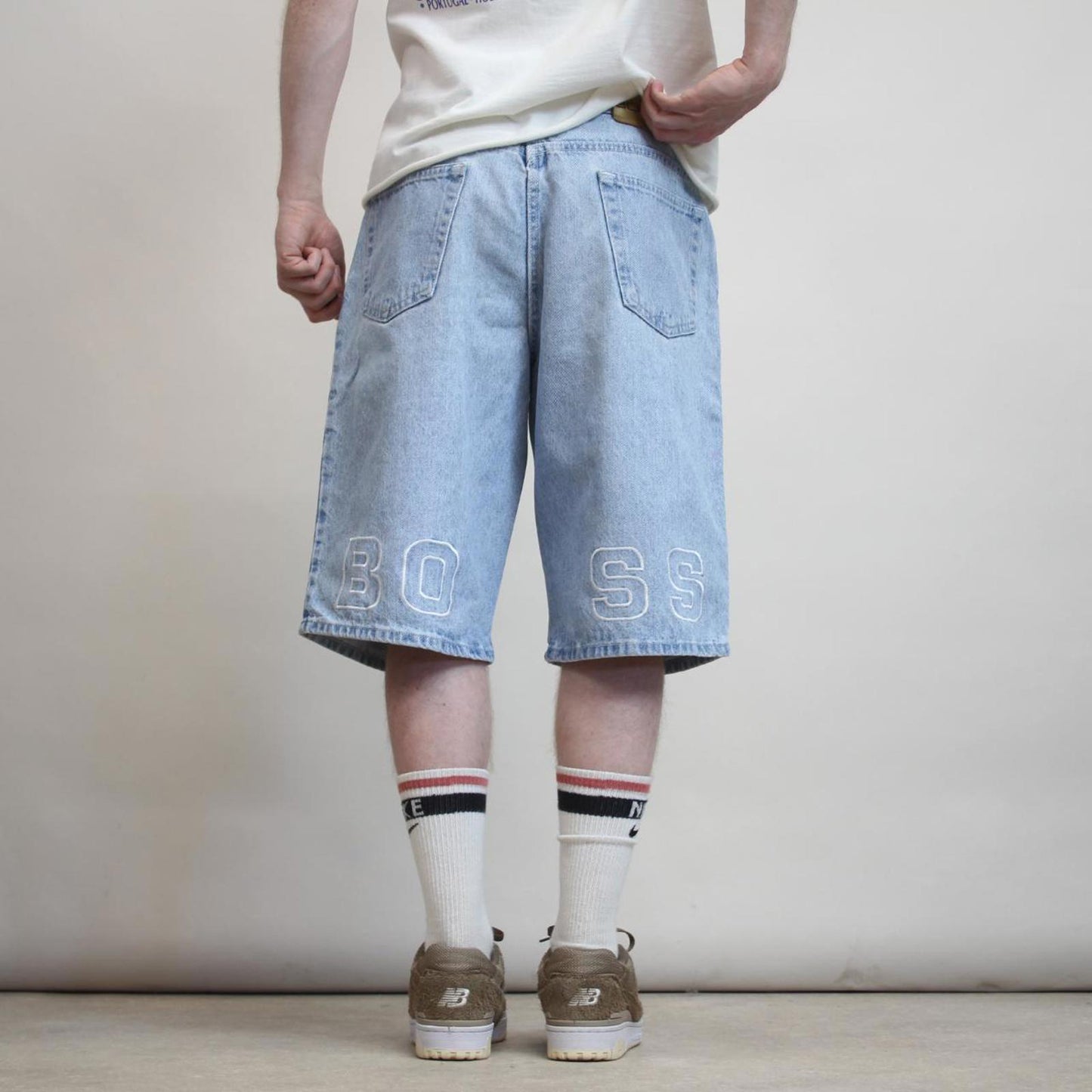 Baggy BOSS denim jorts W34 loose long denim embroidered 90s skater jorts