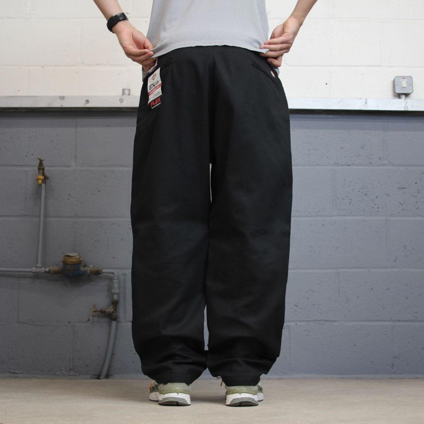 Baggy Dickies 874 pants W42 L30 black loose twill chino style skater pants