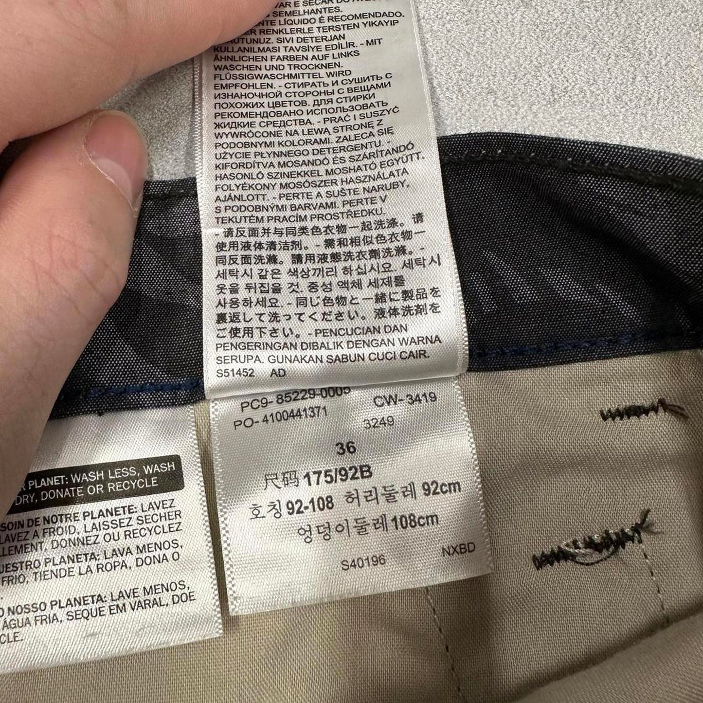 Mens Levi’s shorts W38