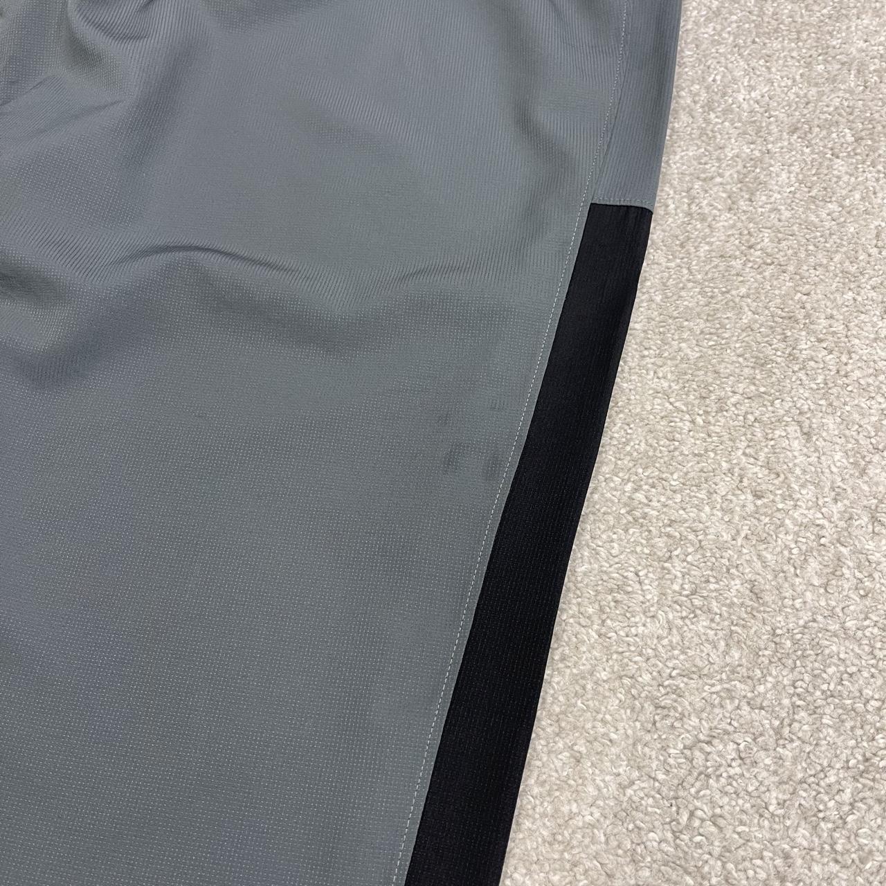 Y2K Under Armour tracksuit bottoms grey Loose lightweight floaty track pants