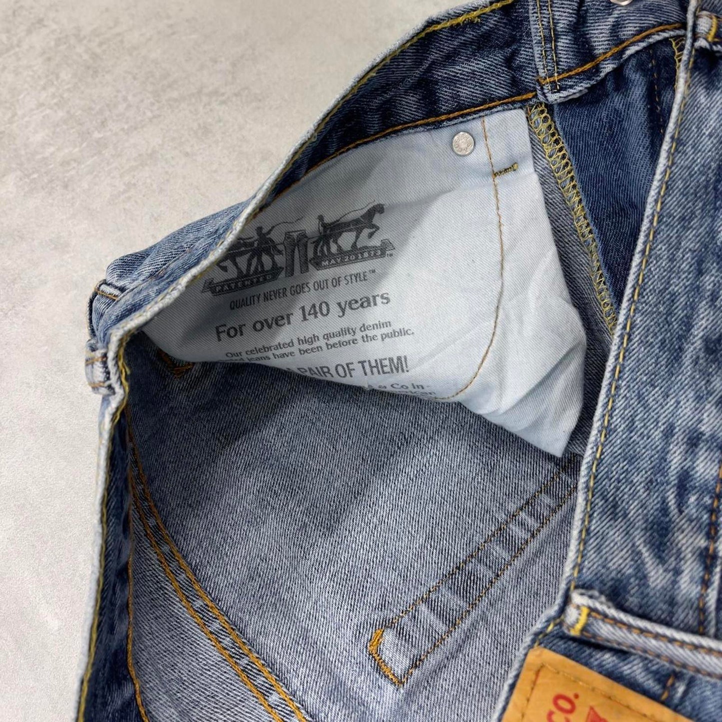 Blue Levis 505 jeans W35L32 blue loose straight leg y2k style pants red tab logo