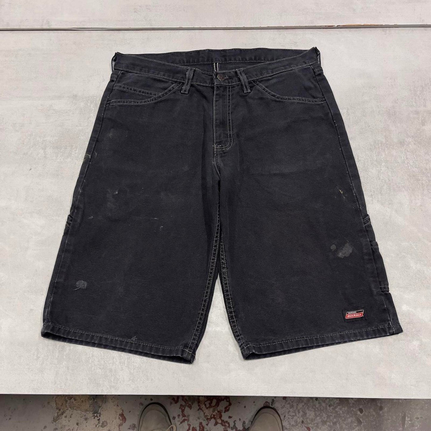 Mens black Dickies carpenter jorts W32