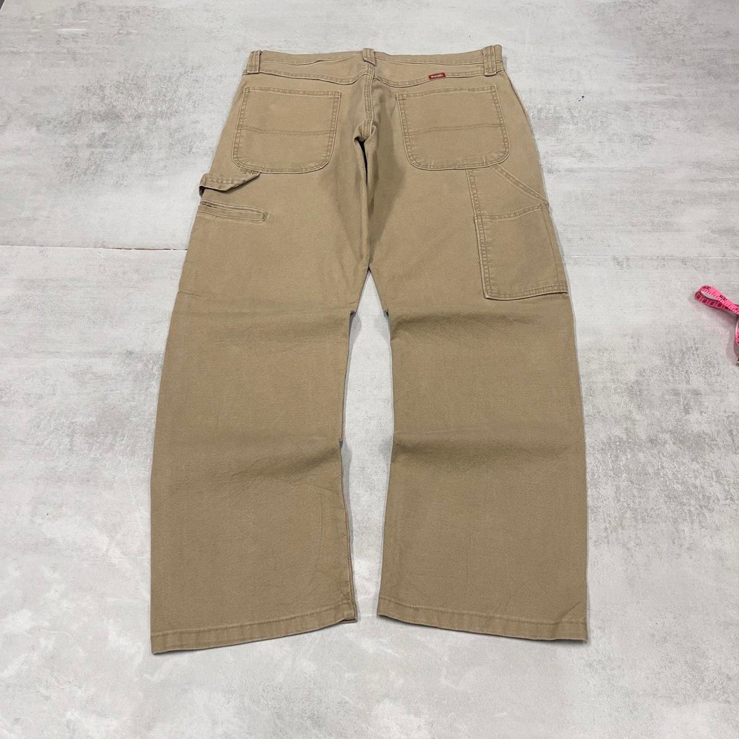 Tan Wrangler carpenter jeans W34L30 loose cargo skater style jeans