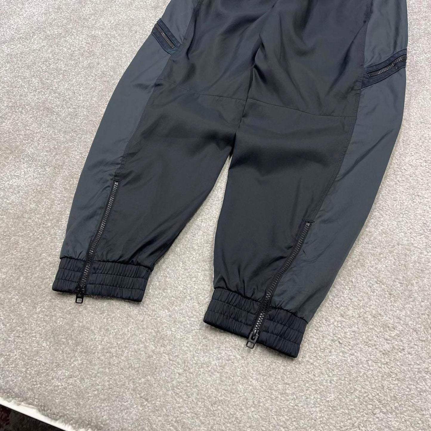 00s Nike tracksuit bottoms Large black grey loose leg y2k style joggers patch logo gym wear