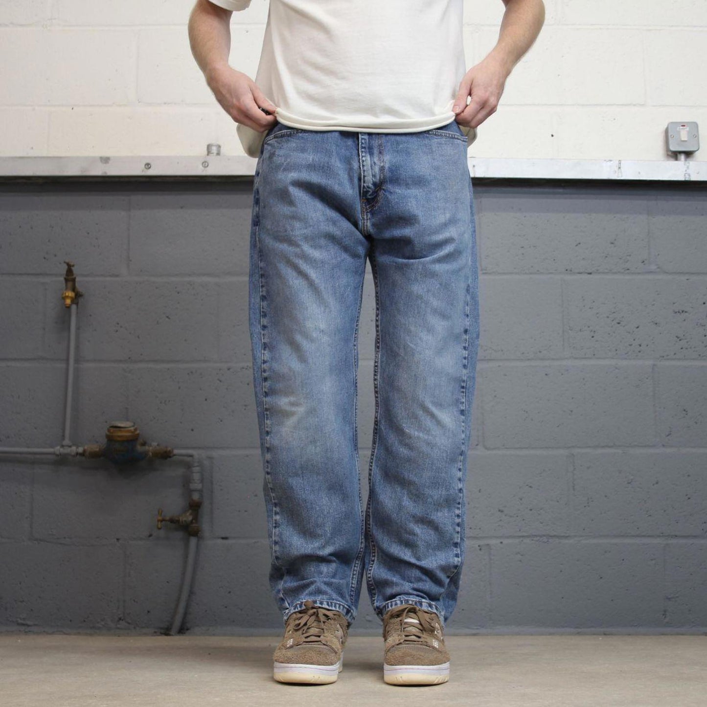 Blue Levis 505 jeans W34L29 blue loose straight leg y2k style pants red tab logo