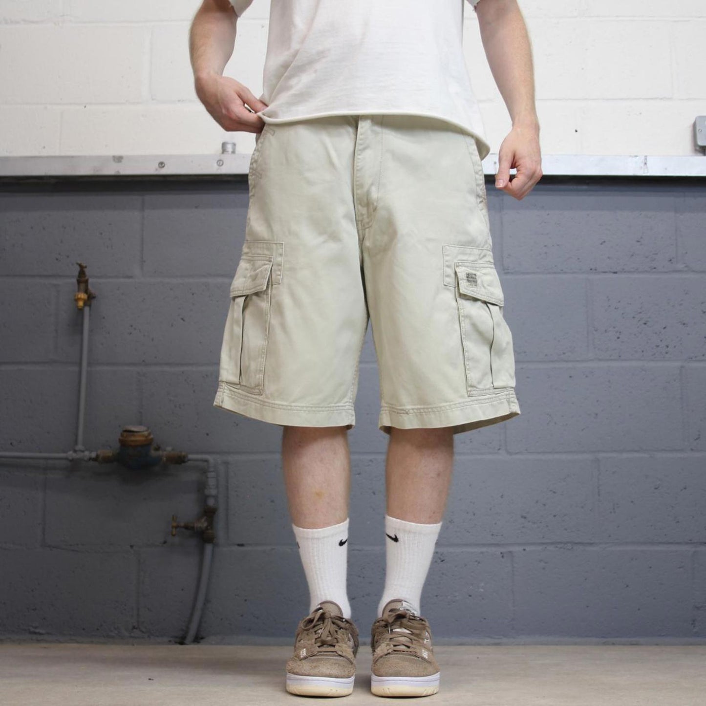 Mens baggy Levis cargo shorts W34
