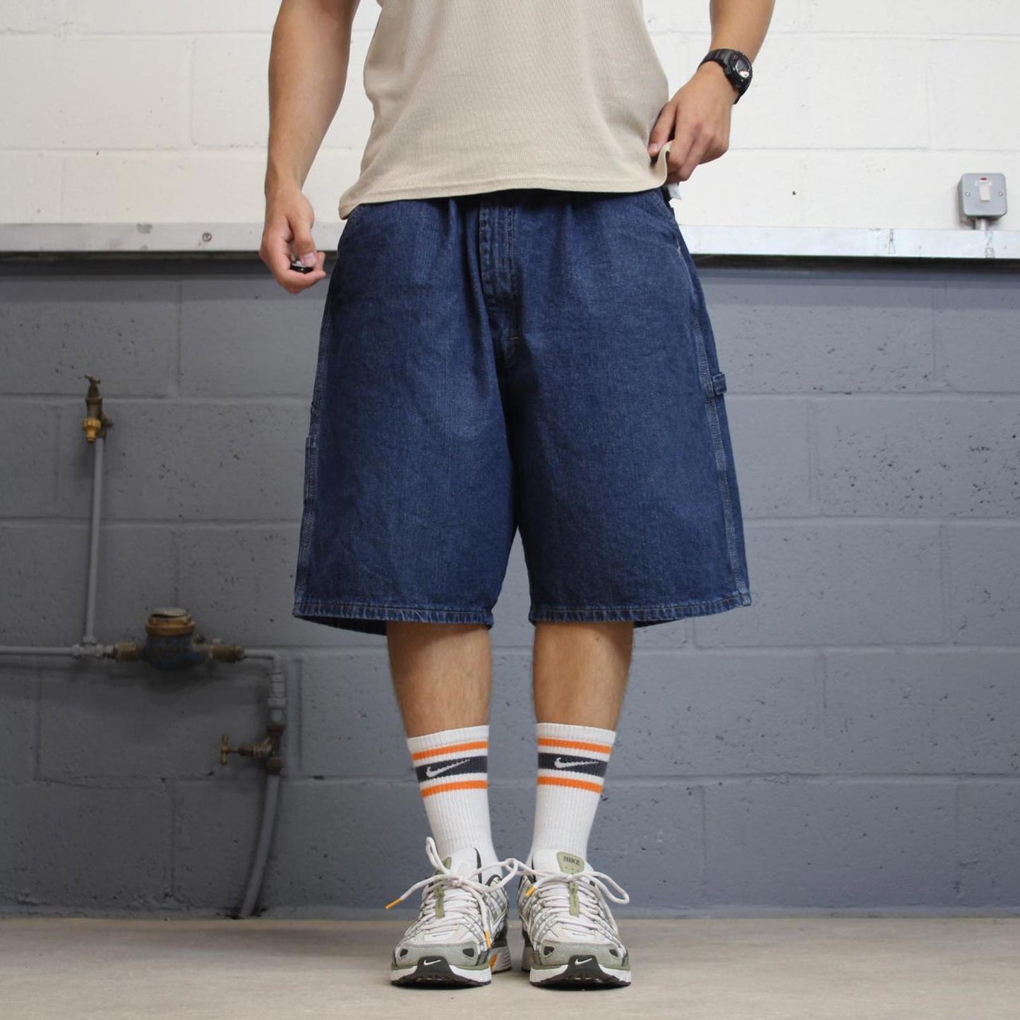 Mens baggy Wrangler carpenter jorts W44