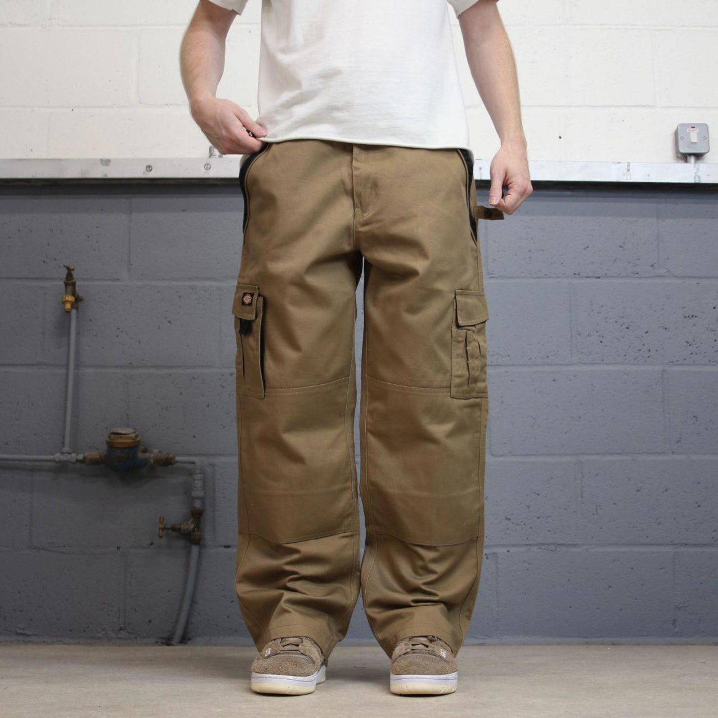 Baggy Dickies cargo trousers W36L30 khaki loose skater style cargo pants utility pockets
