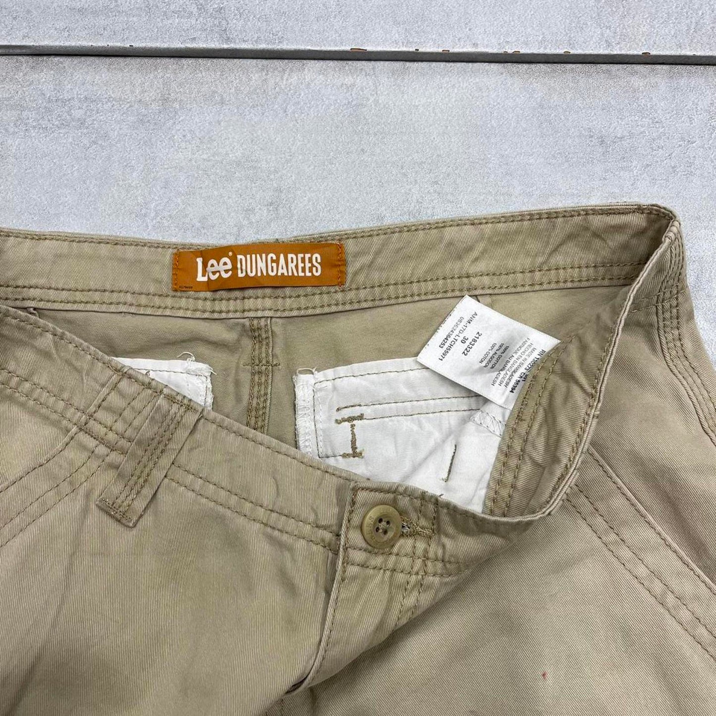 Loose Lee cargo shorts W30