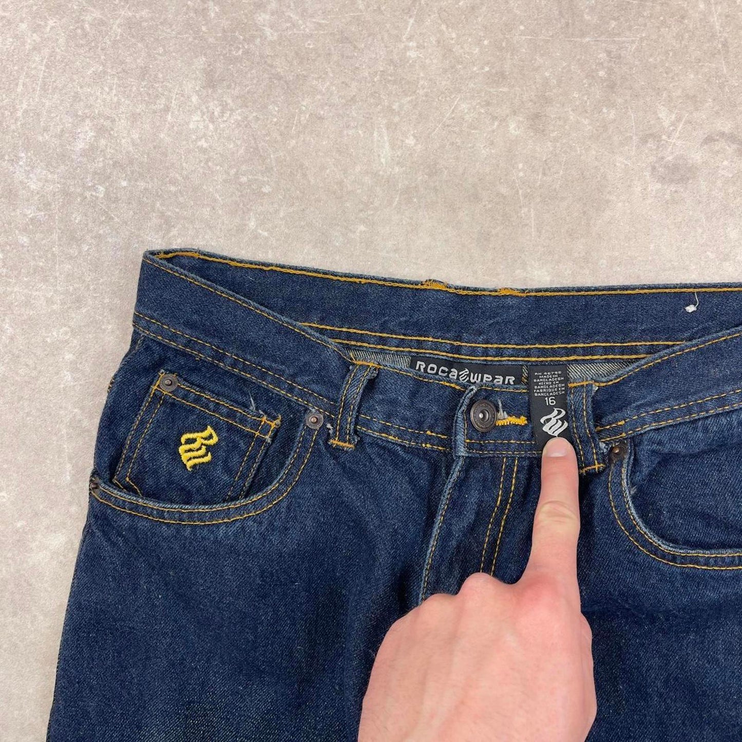 Navy Rocawear jeans size 16 W28L30 embroidered logo y2k style pants