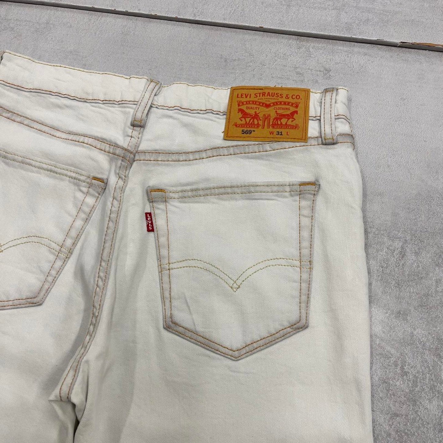 Levi's 569 jean shorts W30