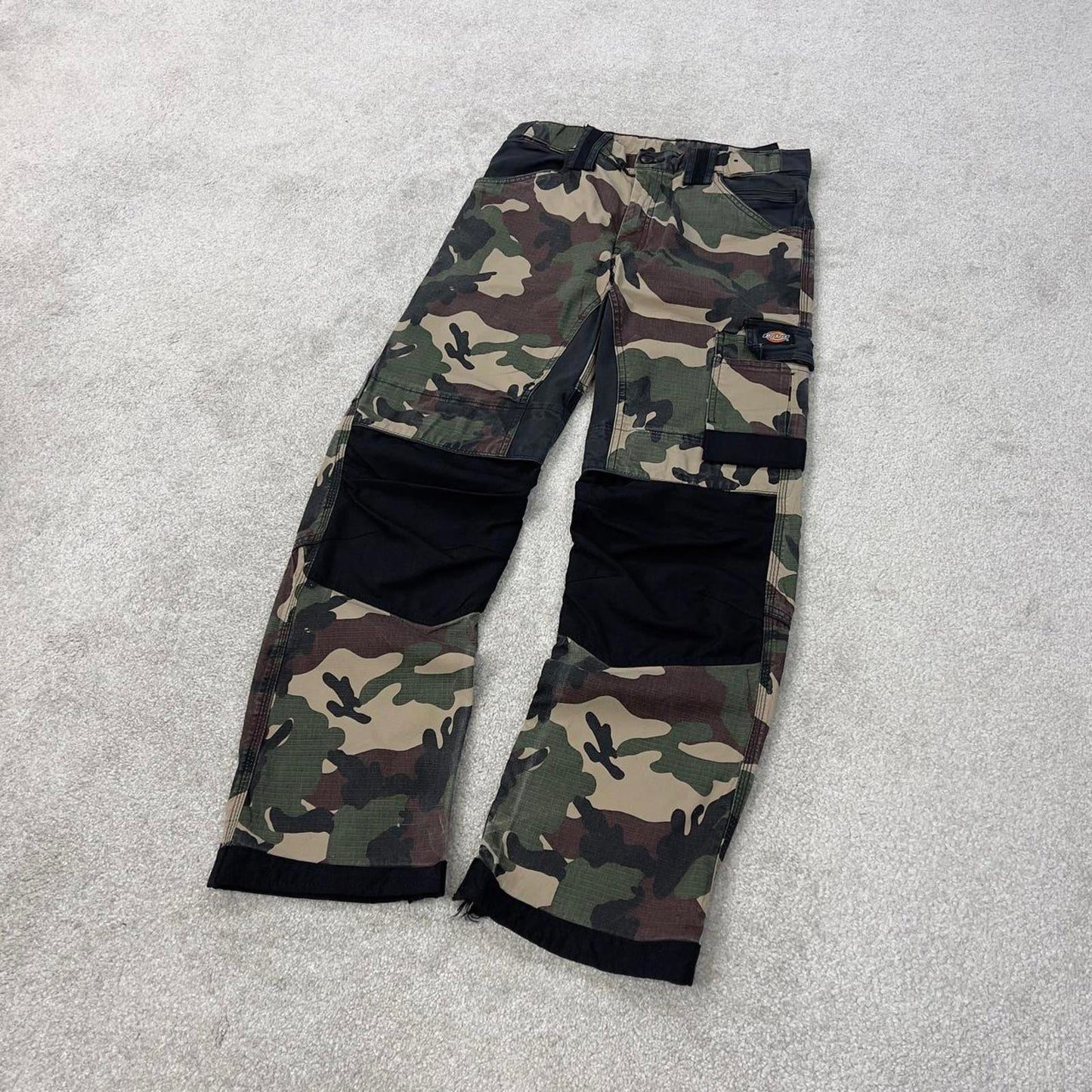 Camo Dickies cargo pants W30L32 faded green camouflage loose y2k style carpenter trousers