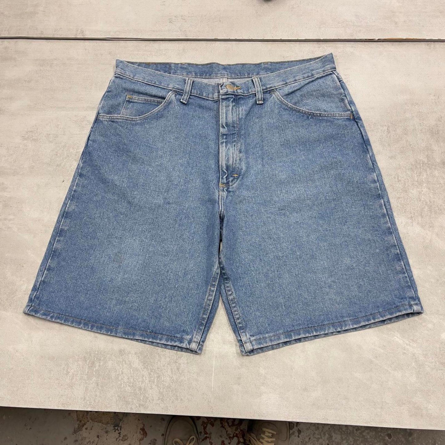 Blue Wrangler jorts W36