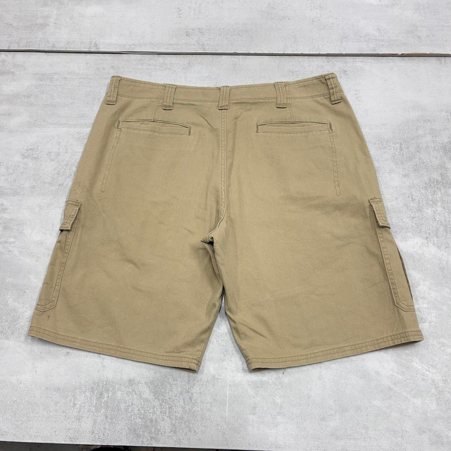 Baggy Wrangler cargo shorts W36