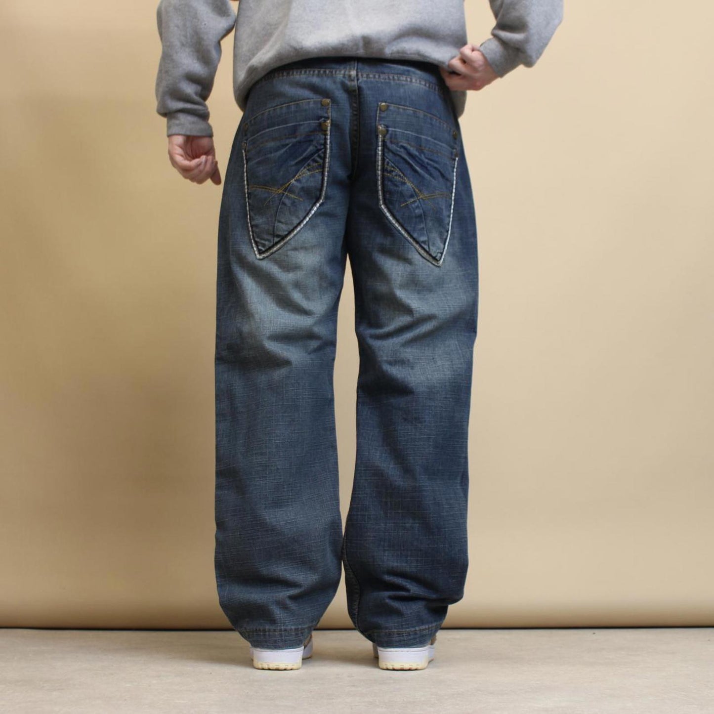Blue Indigo 30 embroidered jeans W36 L31 loose denim skater style jeans