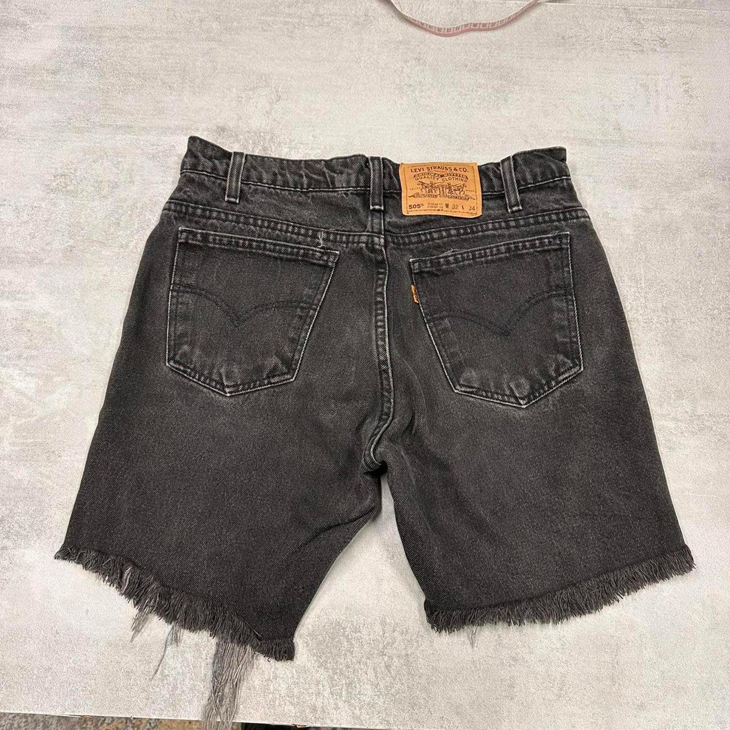 Black Levi's 505 jean shorts W30