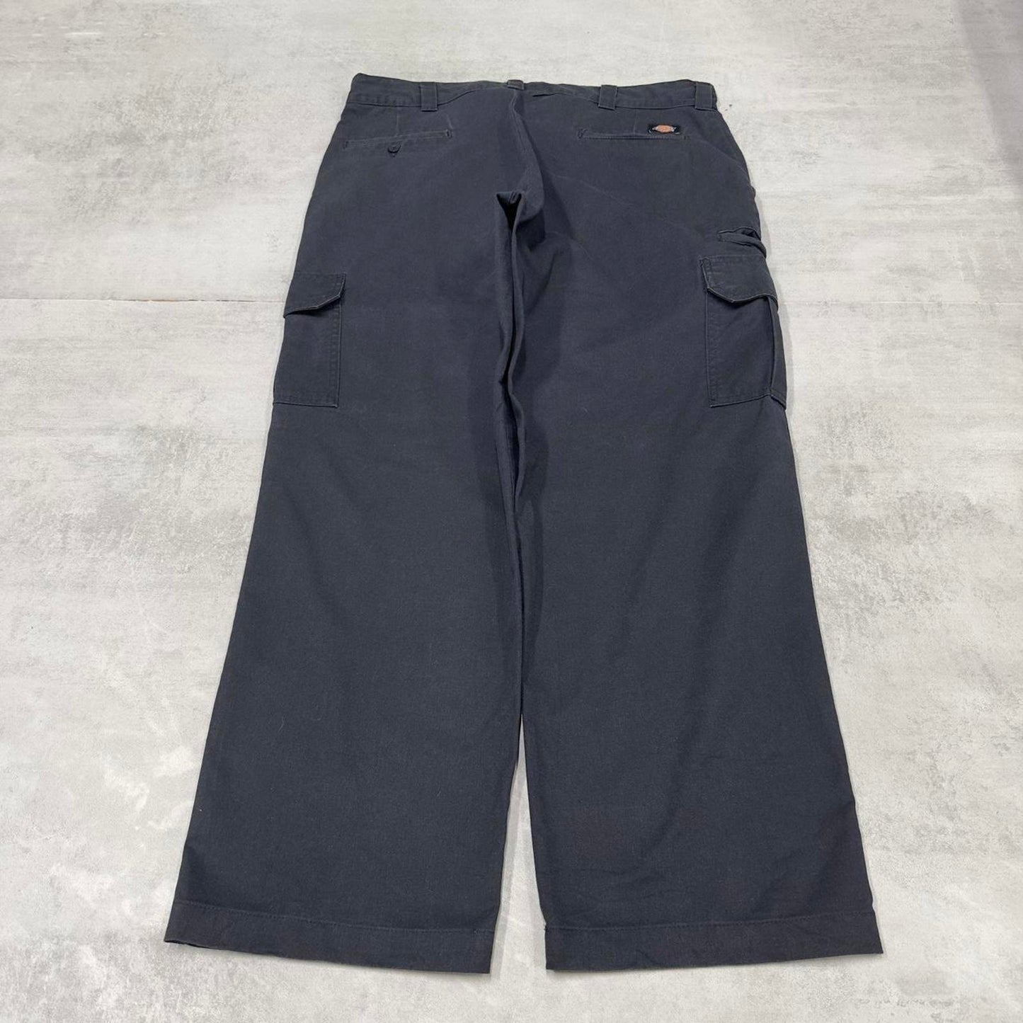 Baggy Dickies cargo trousers W38L30 chino style skater cargo pants patch logo