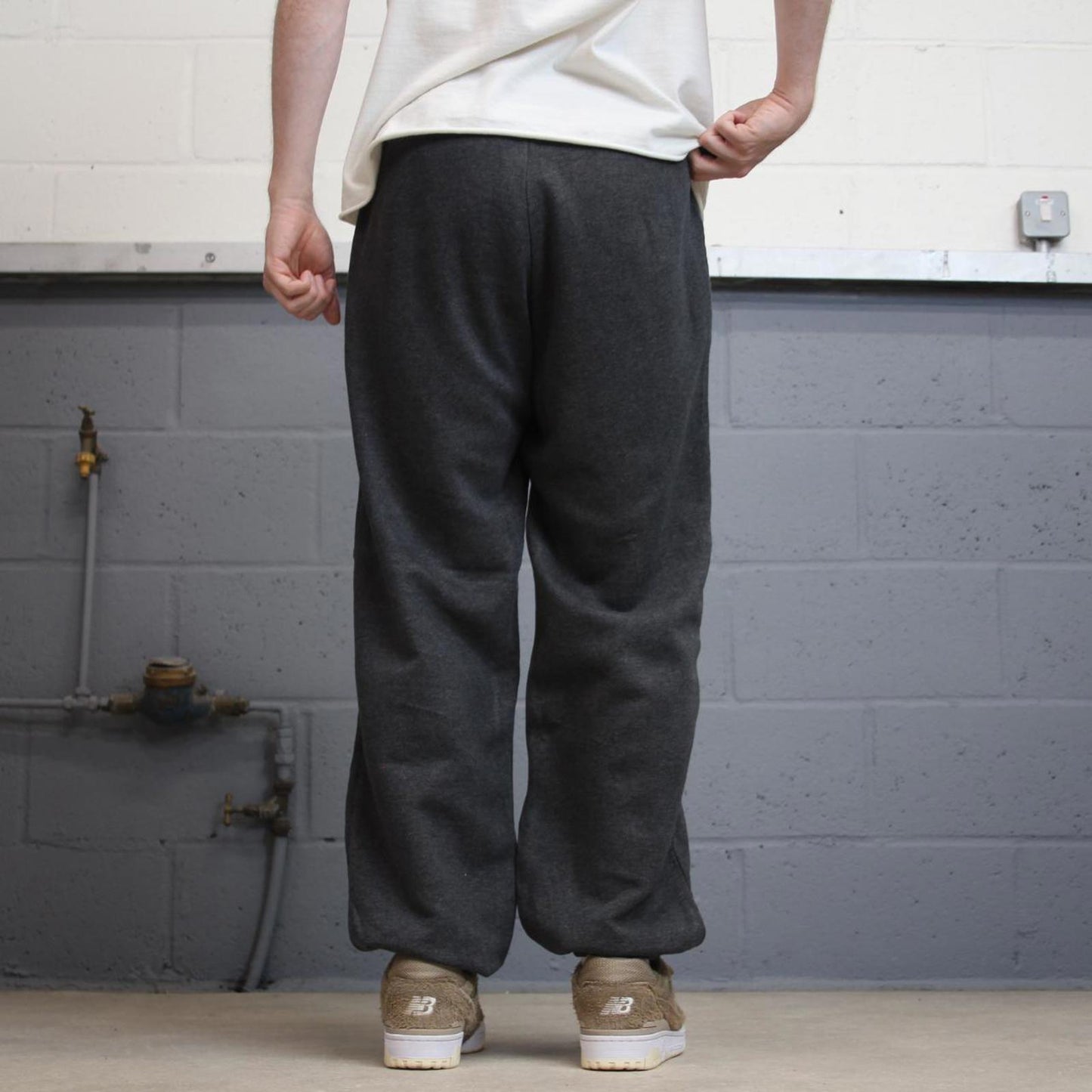 Y2k Nike tracksuit bottoms Medium men's grey joggers sweatpants loose track pants swoosh logo