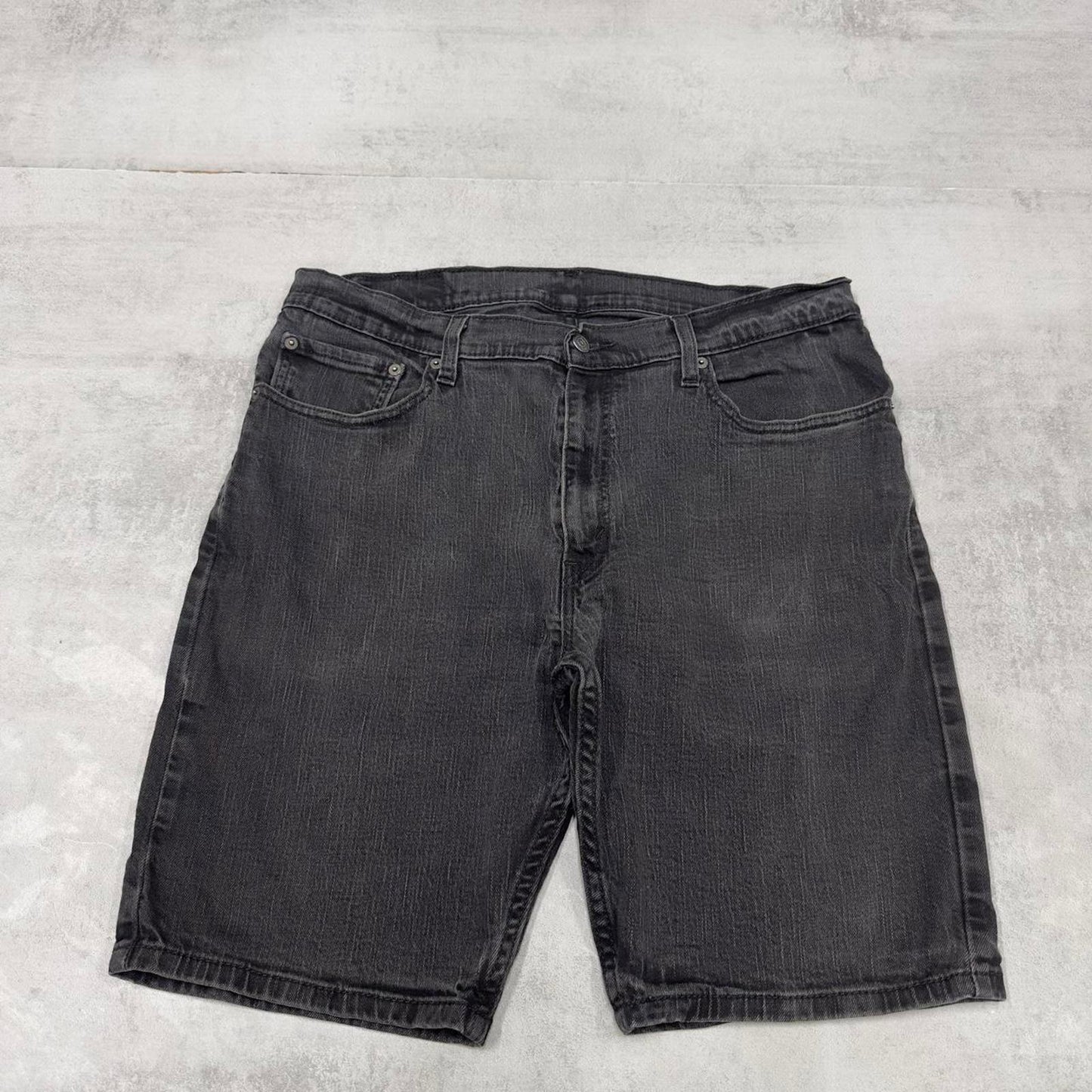 Mens Levi’s 505 jorts W34