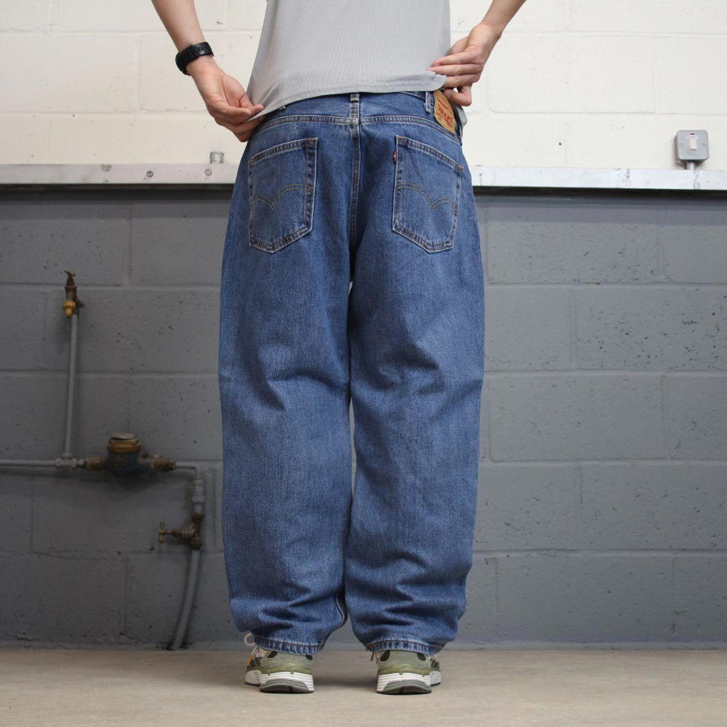 Baggy Levis 550 jeans W38 L29 blue loose 90s relaxed style skater jeans red tab logo