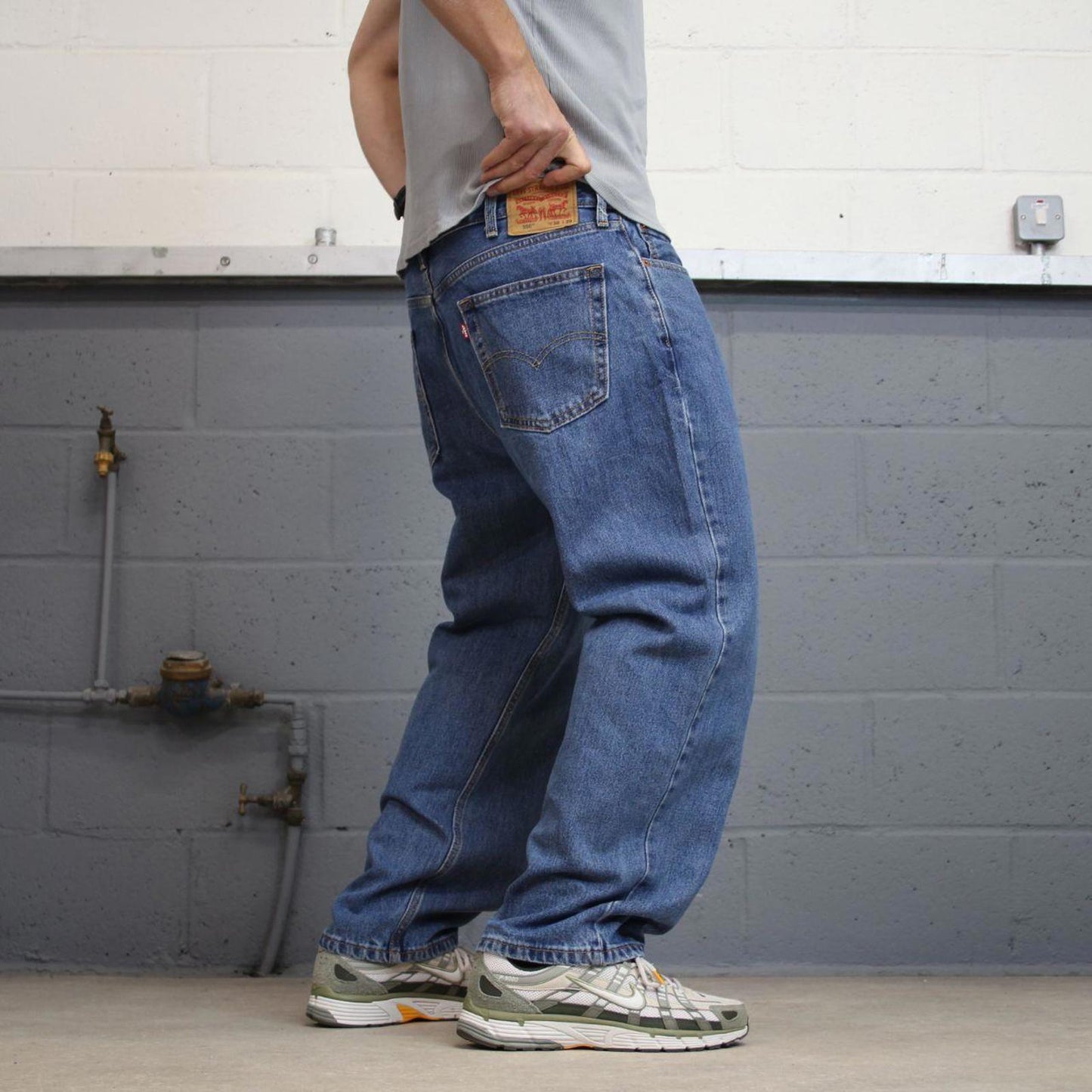Baggy Levis 550 jeans W38 L29 blue loose 90s relaxed style skater jeans red tab logo