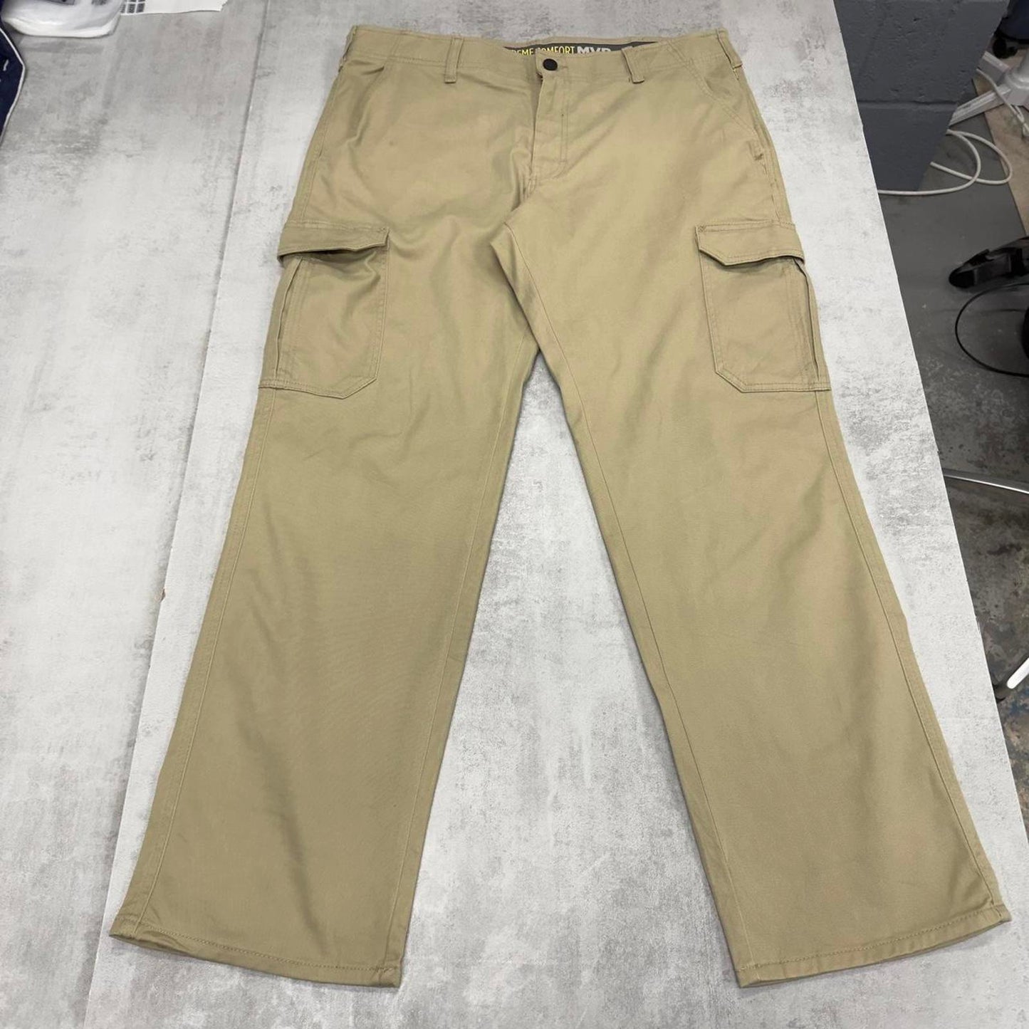Lee cargo pants W38L31 beige loose cargo skater style pants