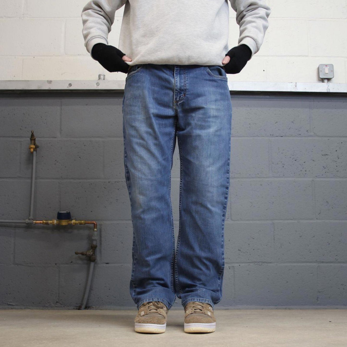 Vintage Carhartt jeans blue denim W36L30 90s skater style straight leg 5 pocket jeans workwear