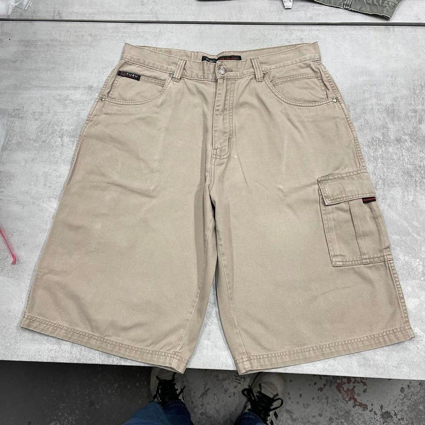 Beige baggy FUBU cargo shorts W36 loose carpenter 90s style skater shorts