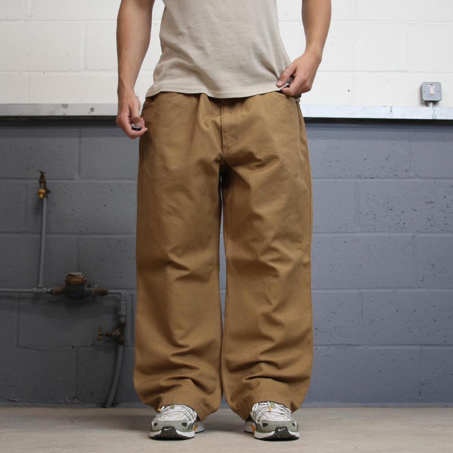 Baggy Duluth Trading jeans W44L30 loose tan denim 90s skater style workwear jeans