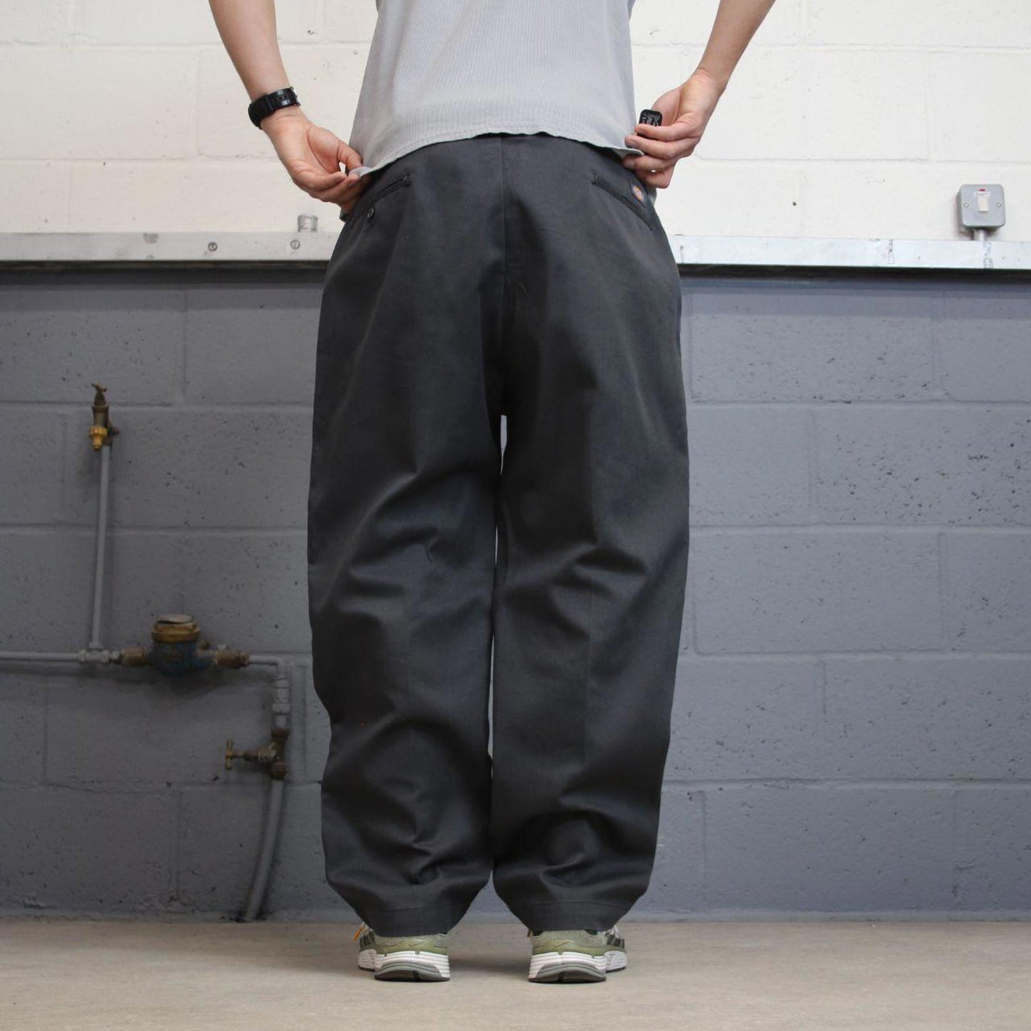 Dickies Pants W40L29 grey loose twill chino 90s style skater pants