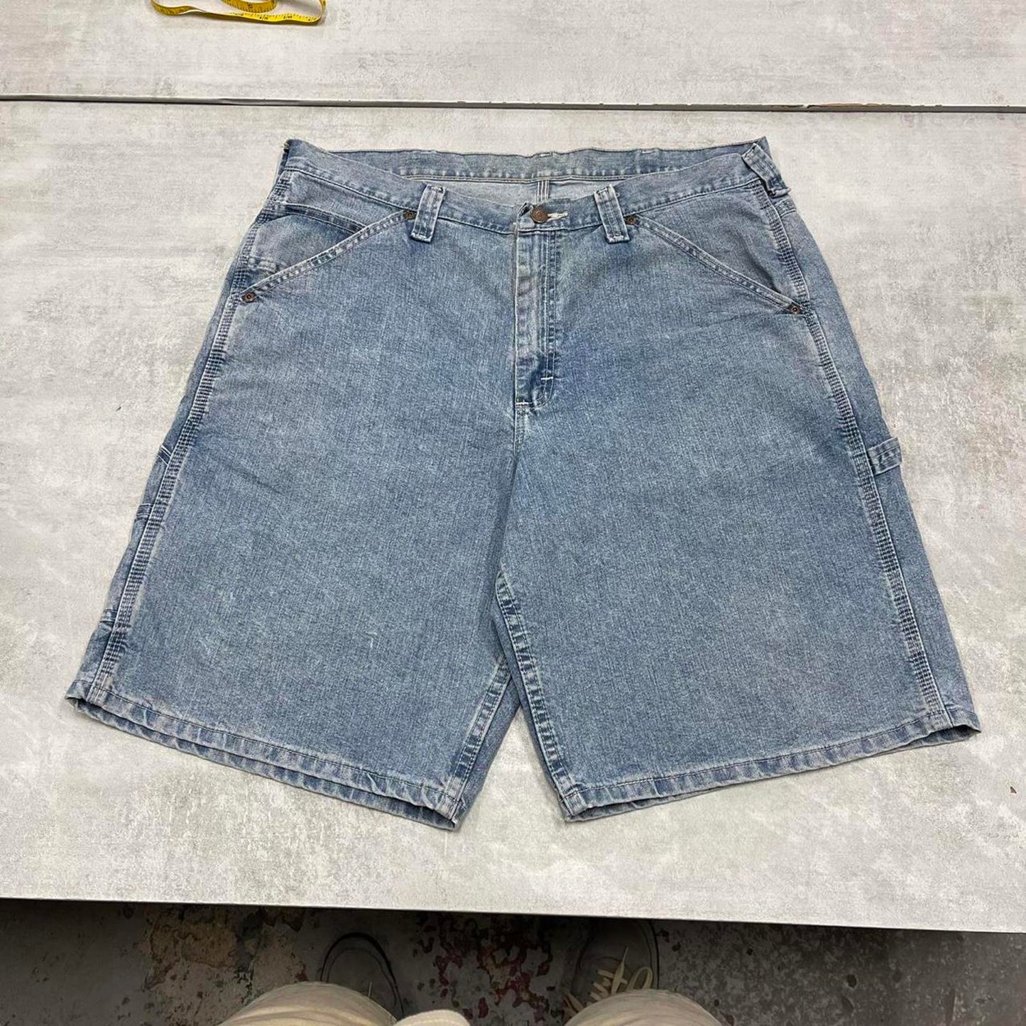 Baggy Lee carpenter jorts W38