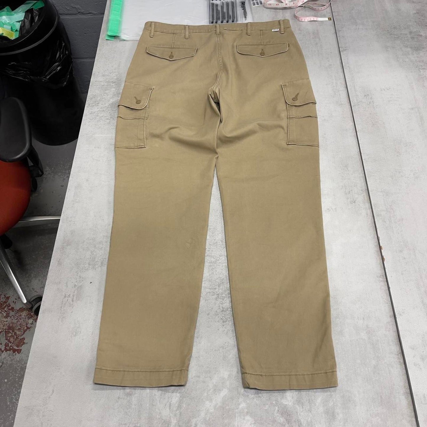 Khaki Beige Levi's cargo pants W36L31