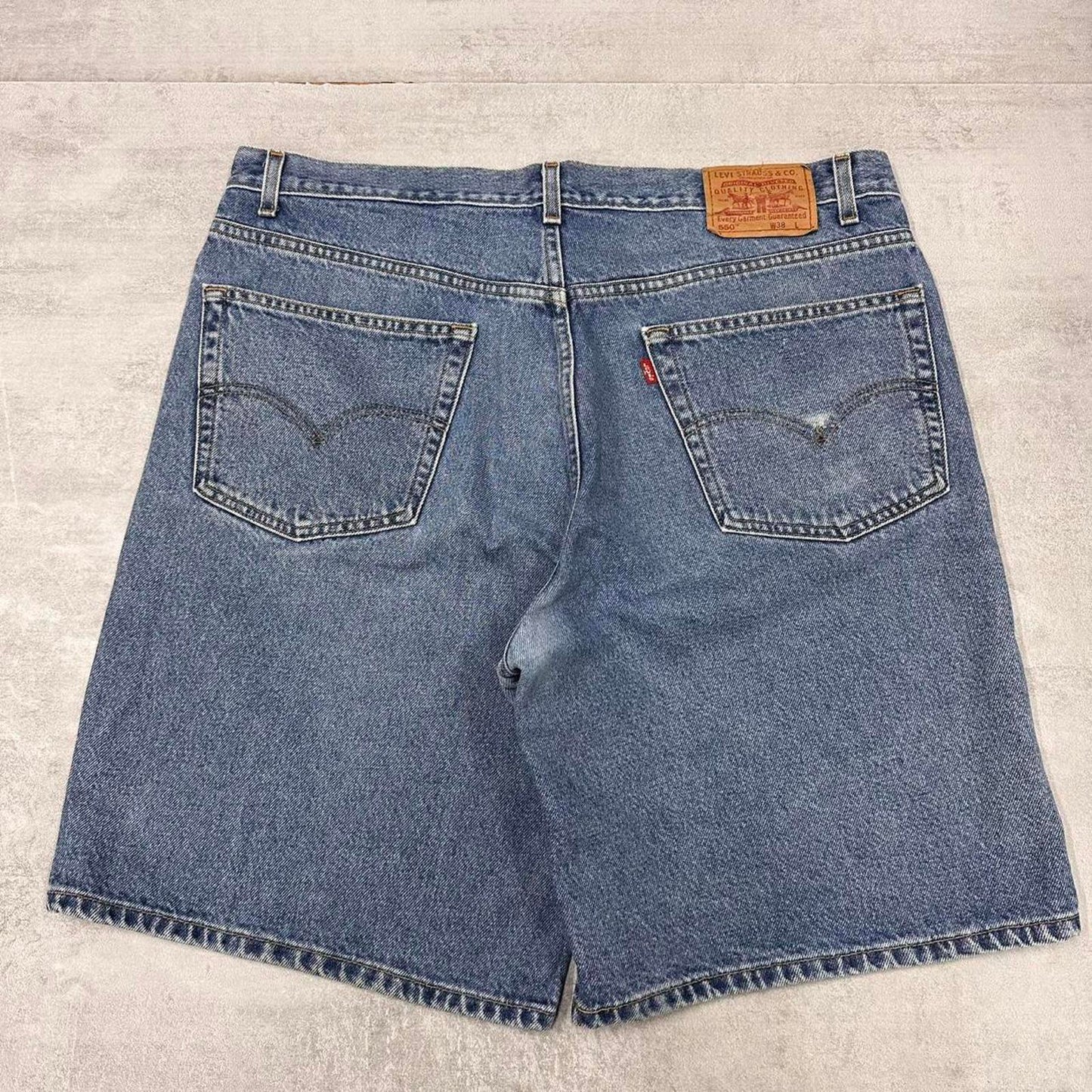 Baggy Levi's jorts W38