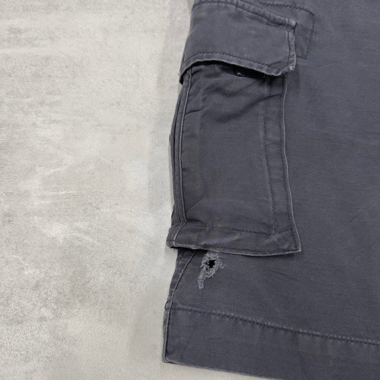 Mens Izod cargo shorts W34