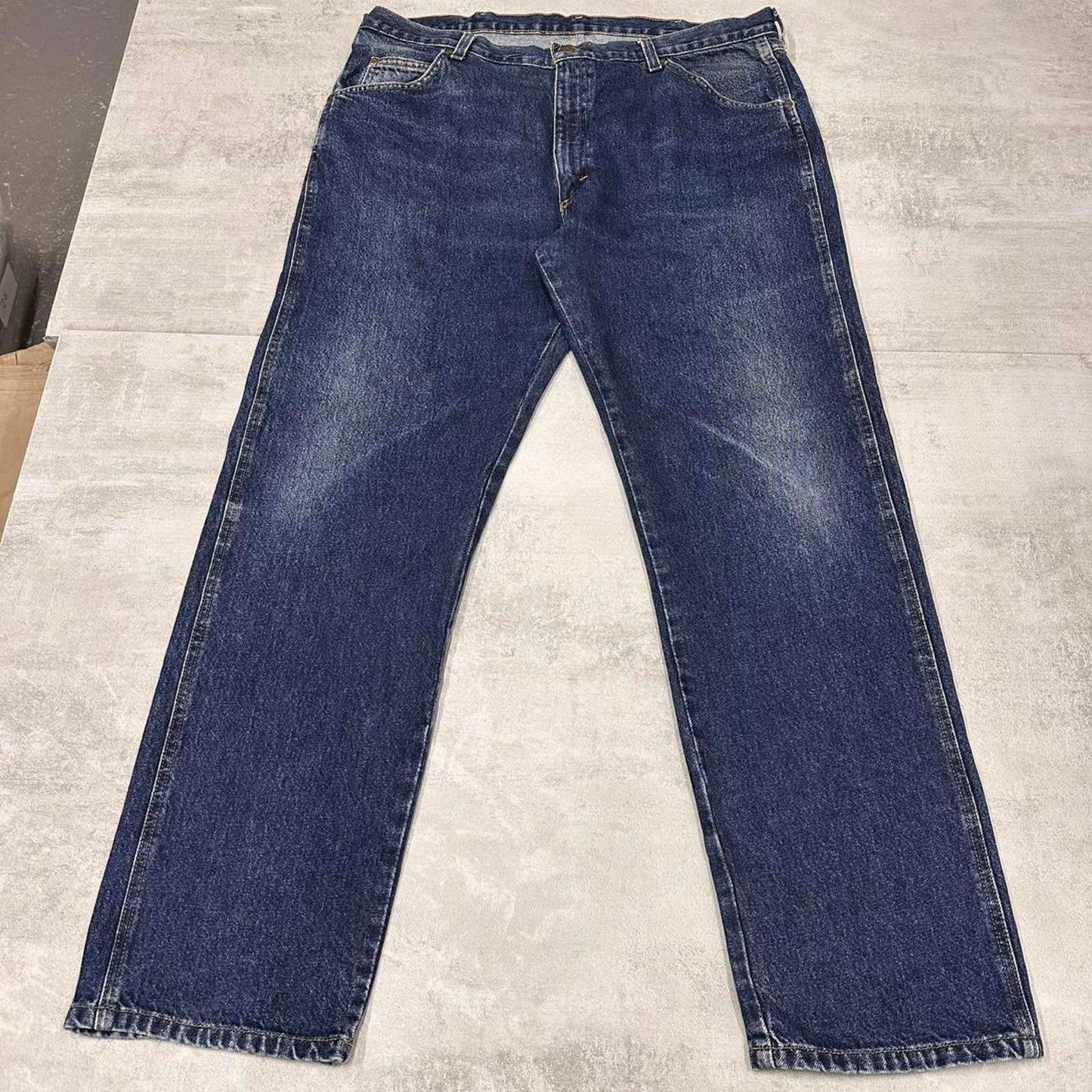 Blue Wrangler jeans W40L32 loose denim 90s style jeans skater