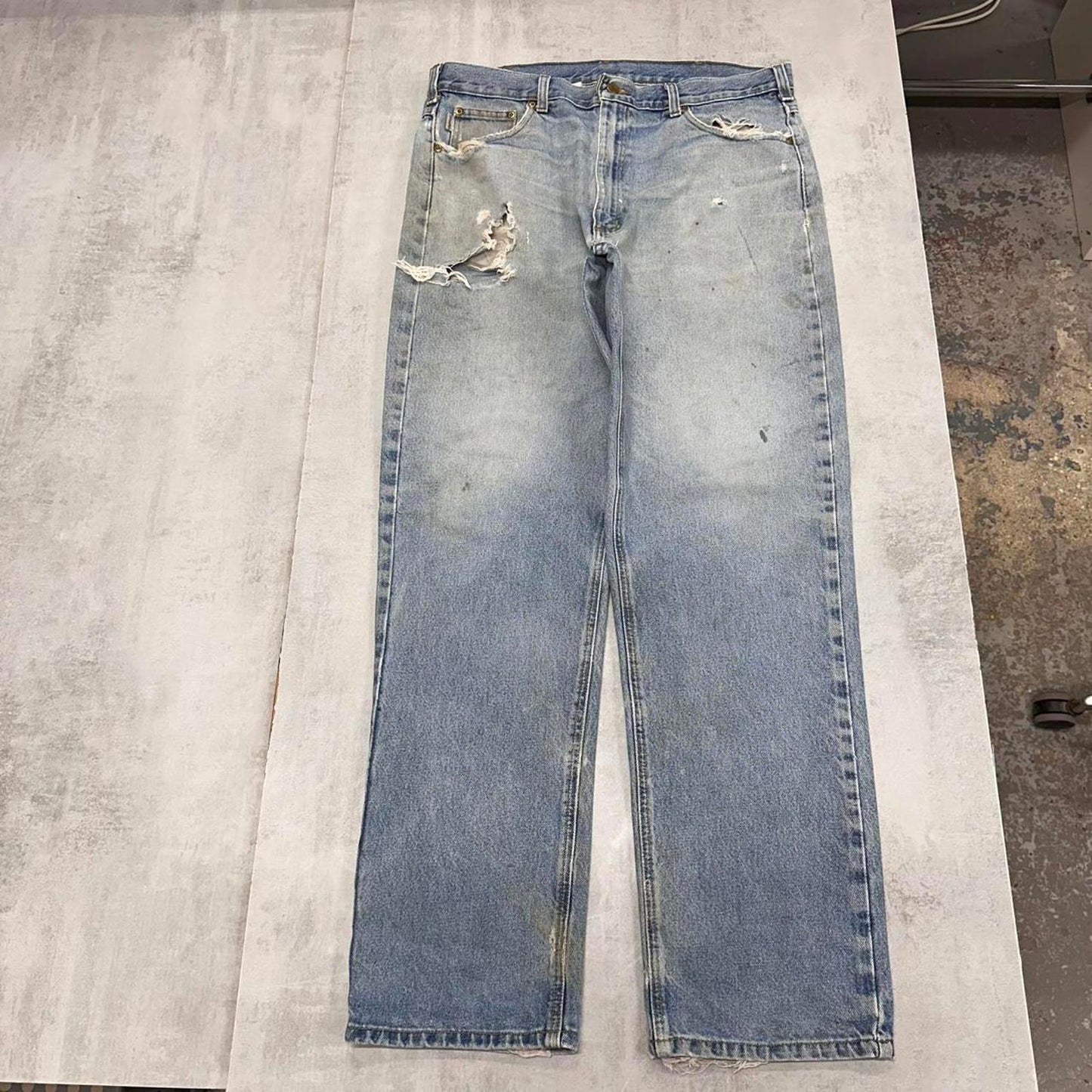 Vintage Carhartt jeans W38L34 Loose Fit Classic Blue Thrashed Workwear