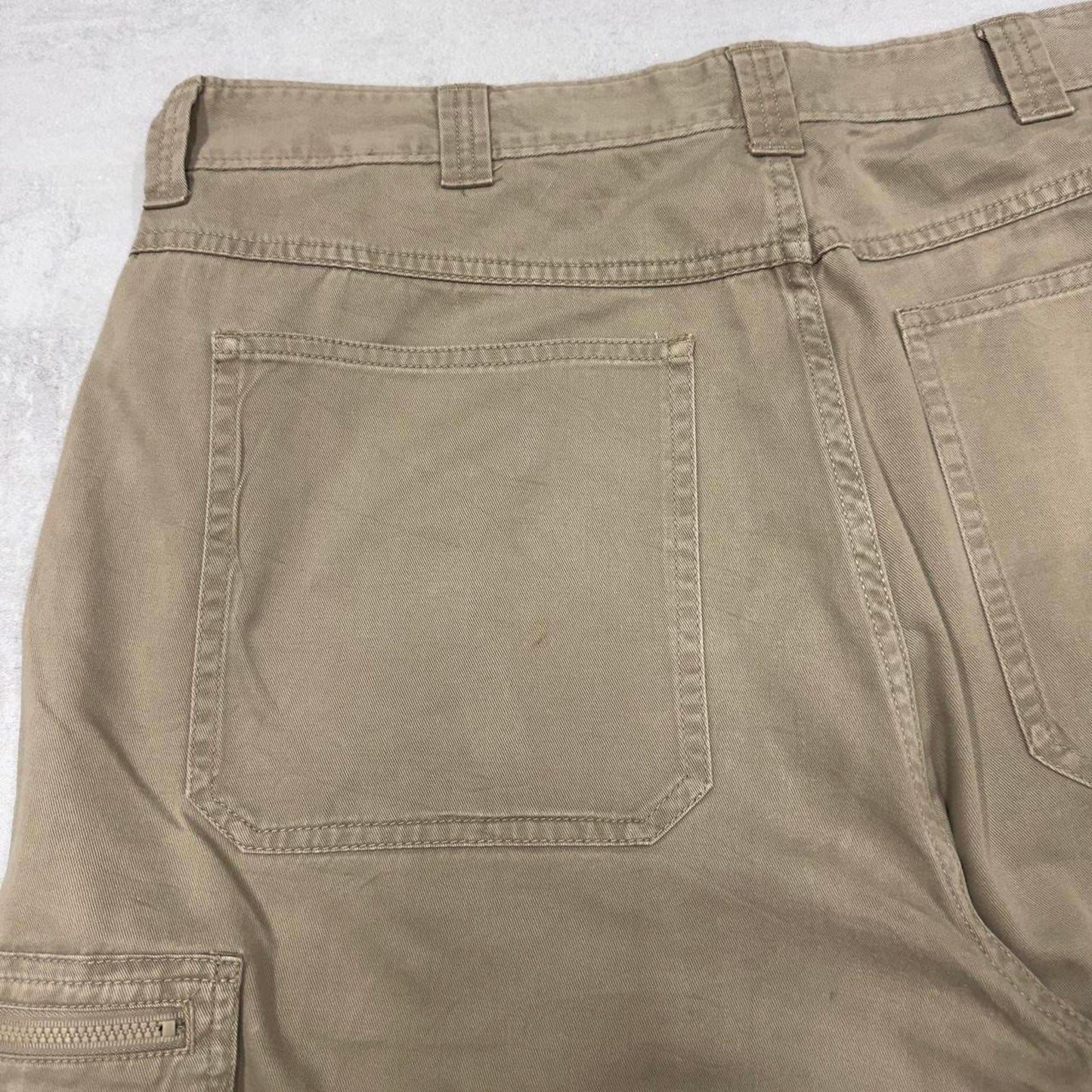 Baggy Wrangler cargo shorts W36